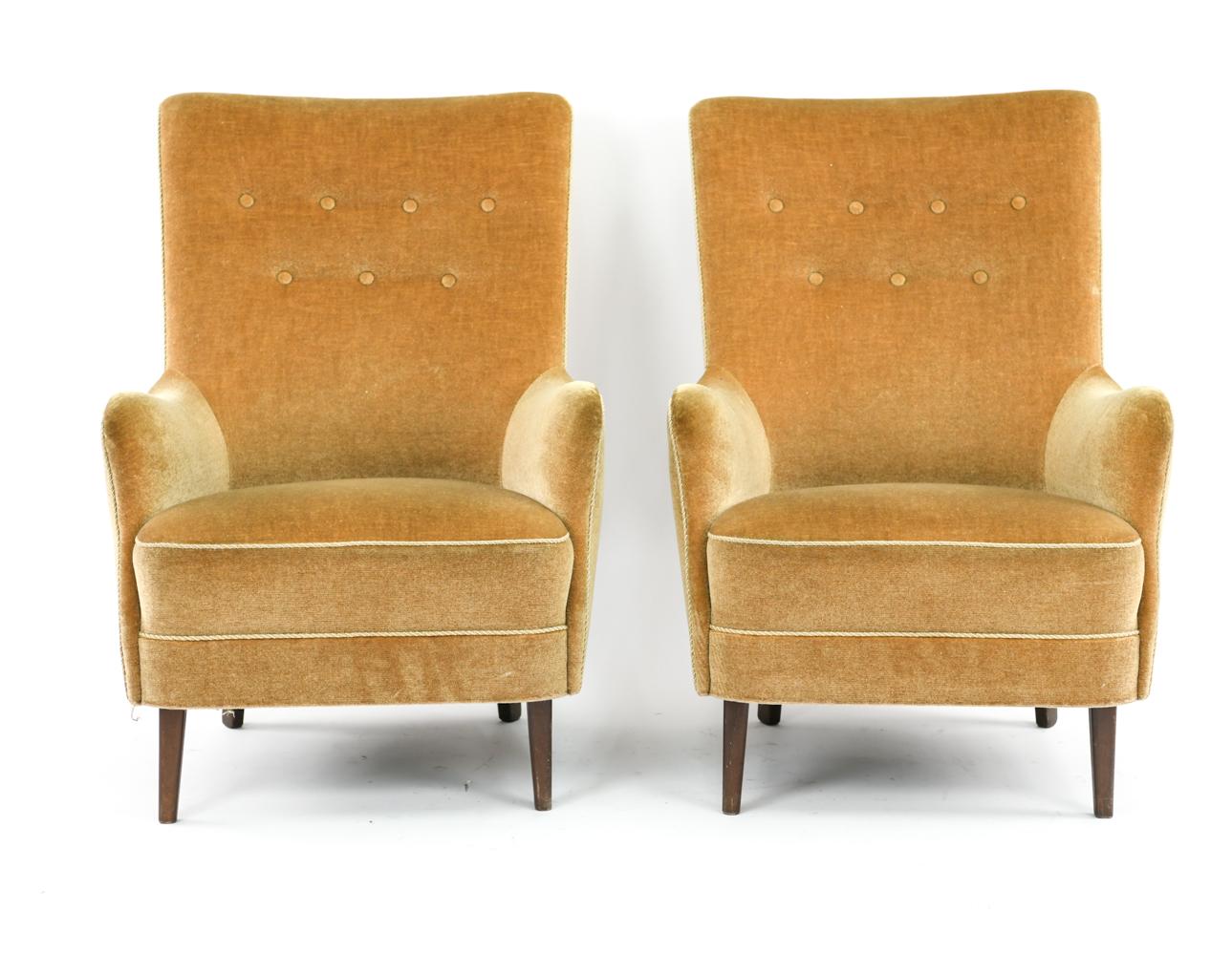 Upholstery Pair of Frits Henningsen Style Lounge Chairs