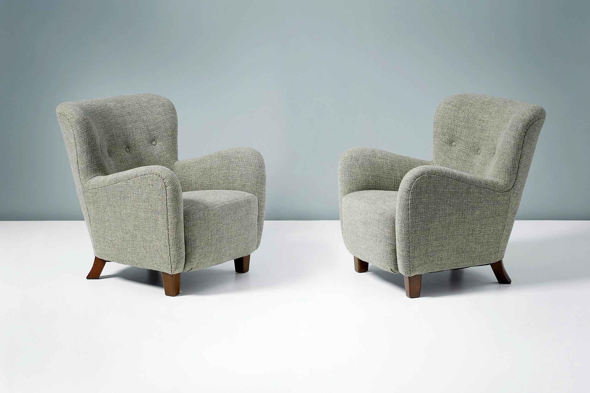 Pair of Fritz Hansen 1940s Linen Armchairs In Excellent Condition In London, England