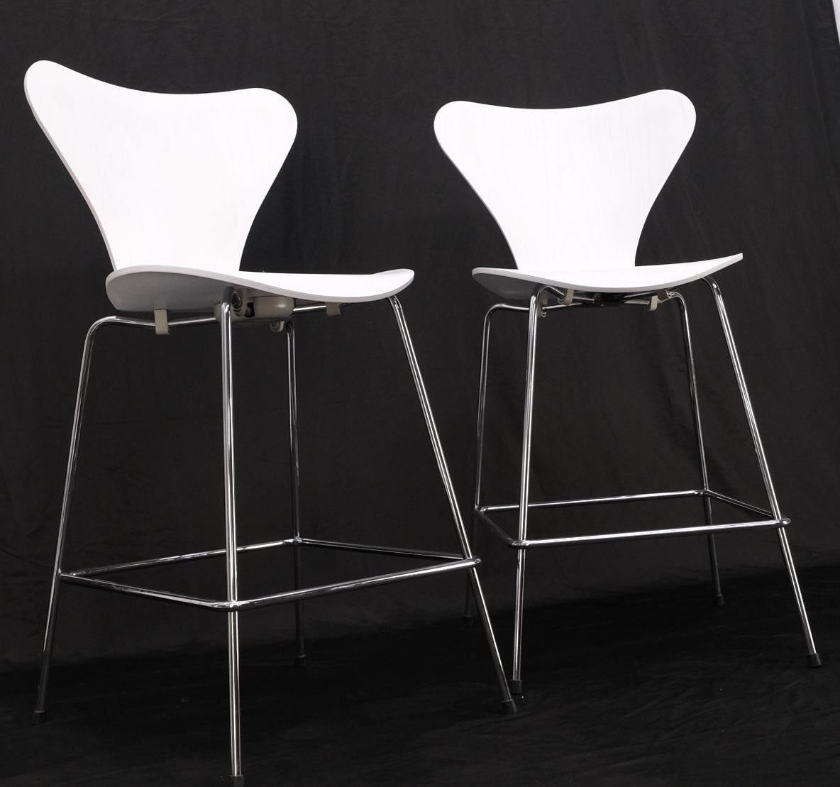 Molded Pair of Fritz Hansen Ant Seats High Bar Stools Chairs For Sale