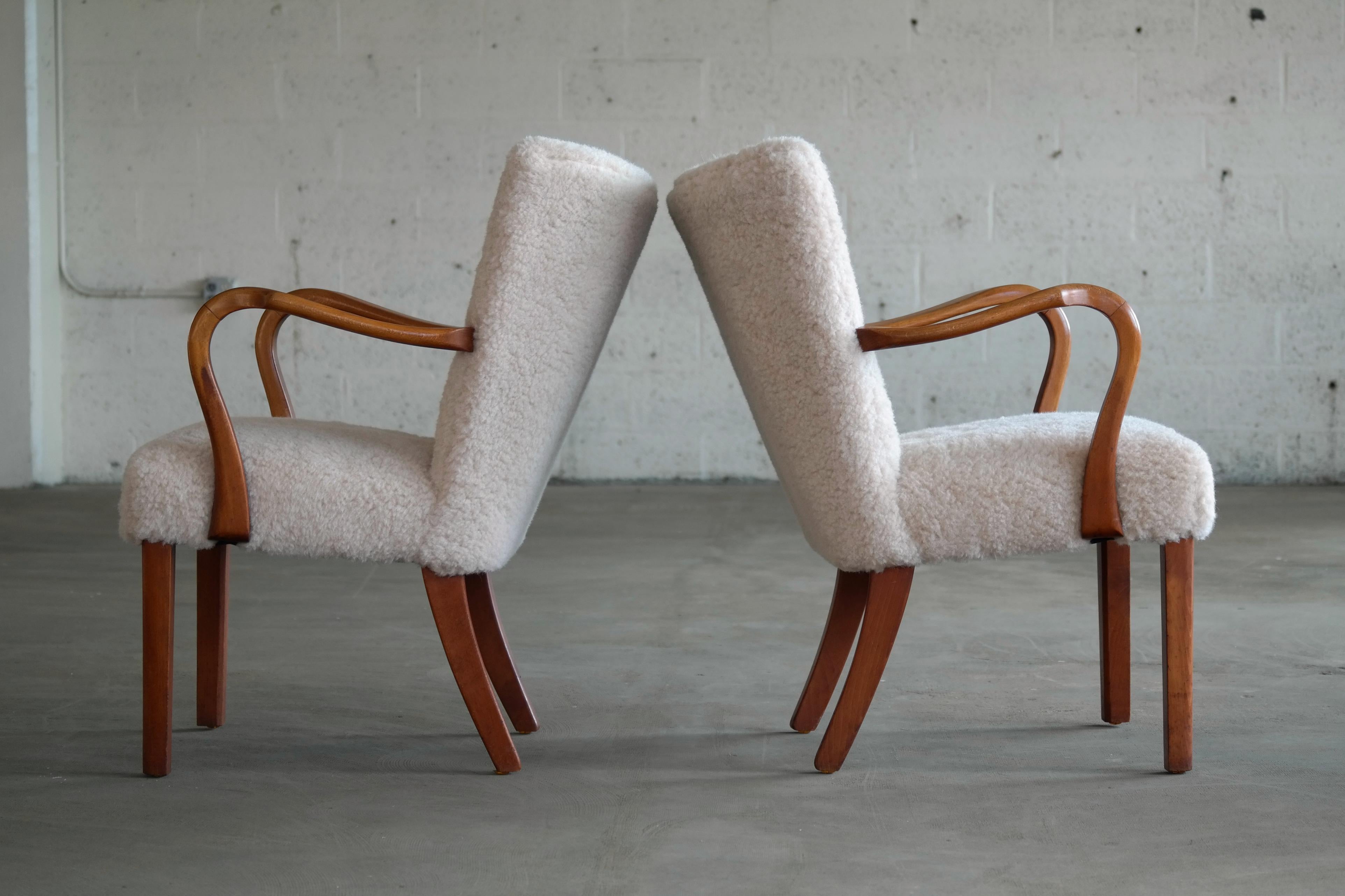 Pair of Fritz Hansen attributed Danish Easy Chairs Covered in Lambswool 1950. 3