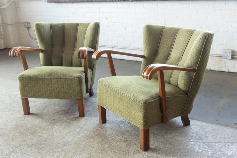 Pair of Fritz Hansen Attributed Danish Easy Lounge or Club Chairs, 1940s In Good Condition In Bridgeport, CT