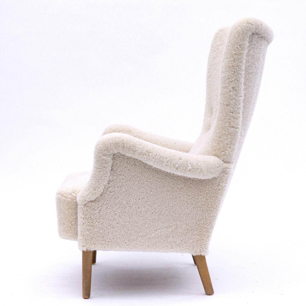 Pair Of Fritz Hansen Design Lounge Chairs For Sale 2