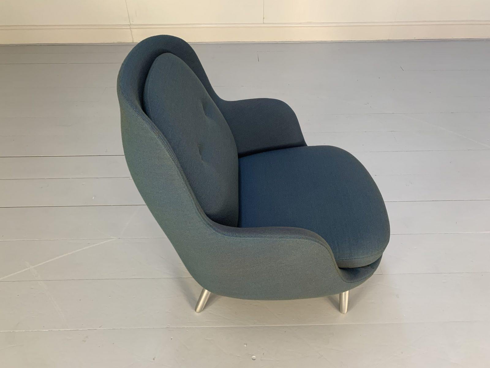 Pair of Fritz Hansen “Fri” Lounge Armchairs in Blue Fabric For Sale 6