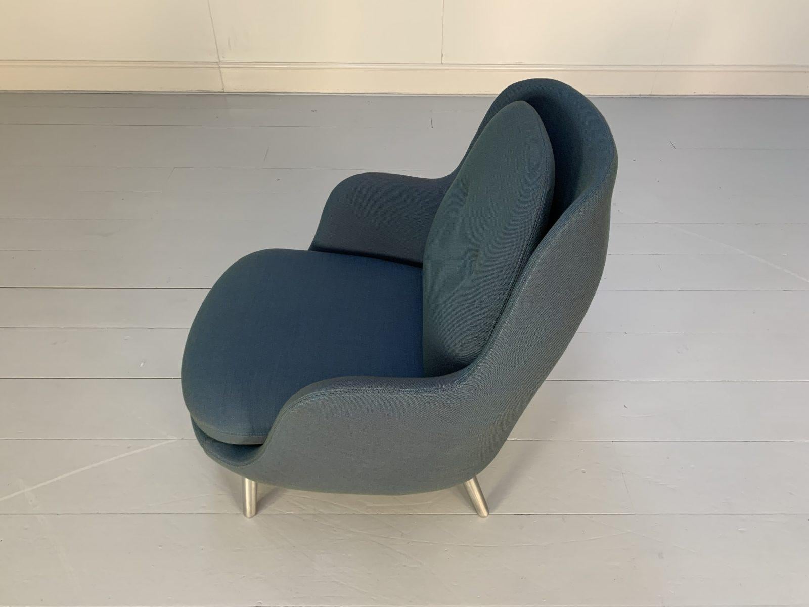 Pair of Fritz Hansen “Fri” Lounge Armchairs in Blue Fabric For Sale 7