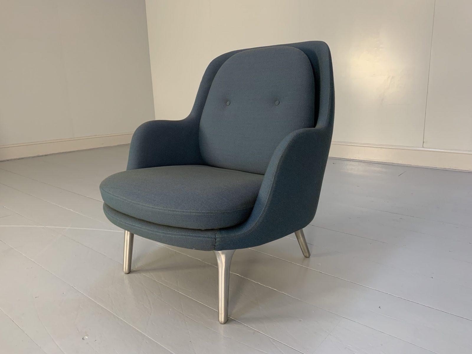 Contemporary Pair of Fritz Hansen “Fri” Lounge Armchairs in Blue Fabric For Sale