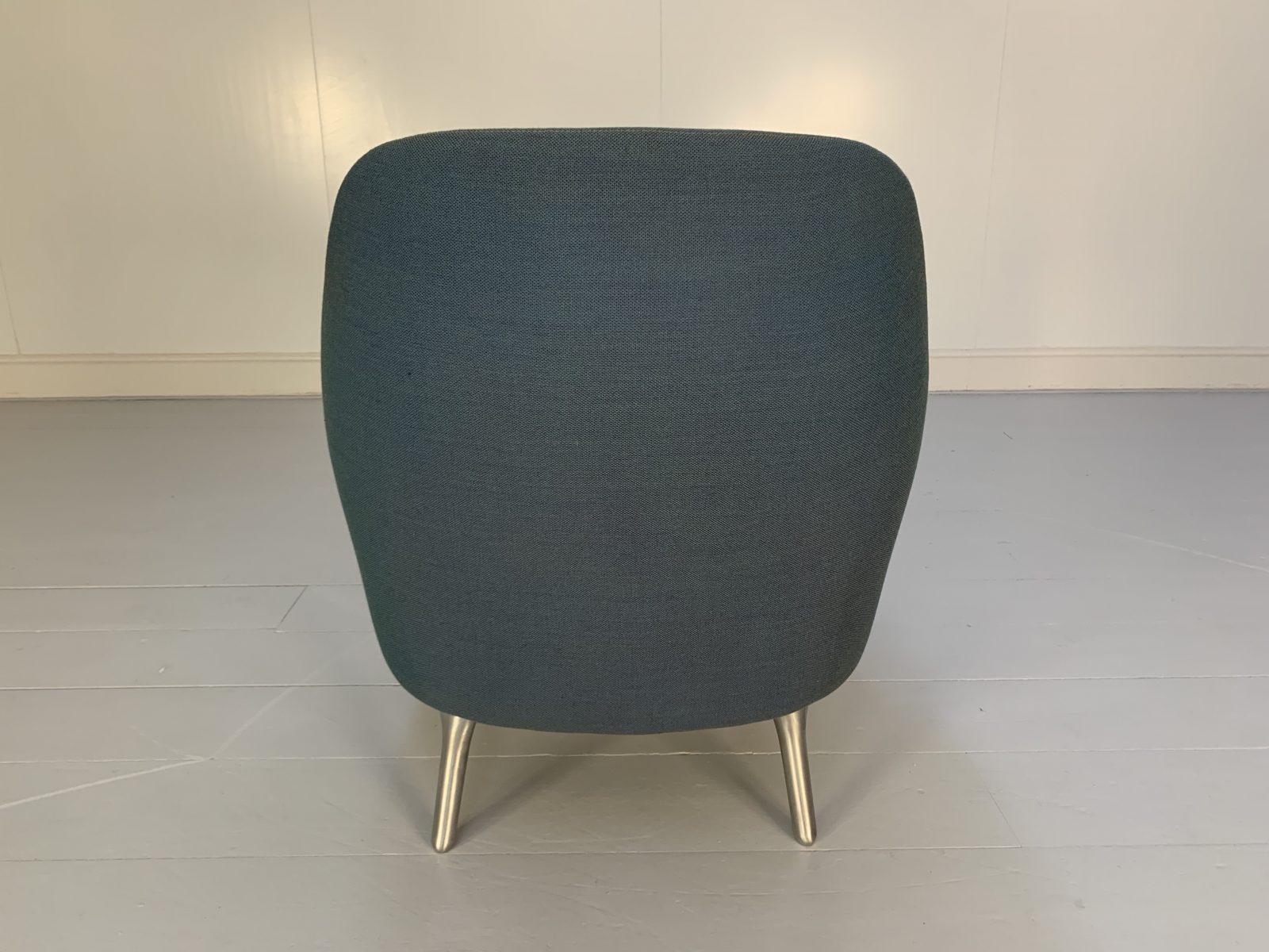 Pair of Fritz Hansen “Fri” Lounge Armchairs in Blue Fabric For Sale 3
