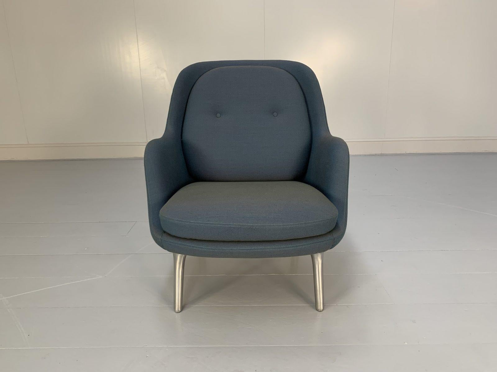 Pair of Fritz Hansen “Fri” Lounge Armchairs in Blue Fabric For Sale 1
