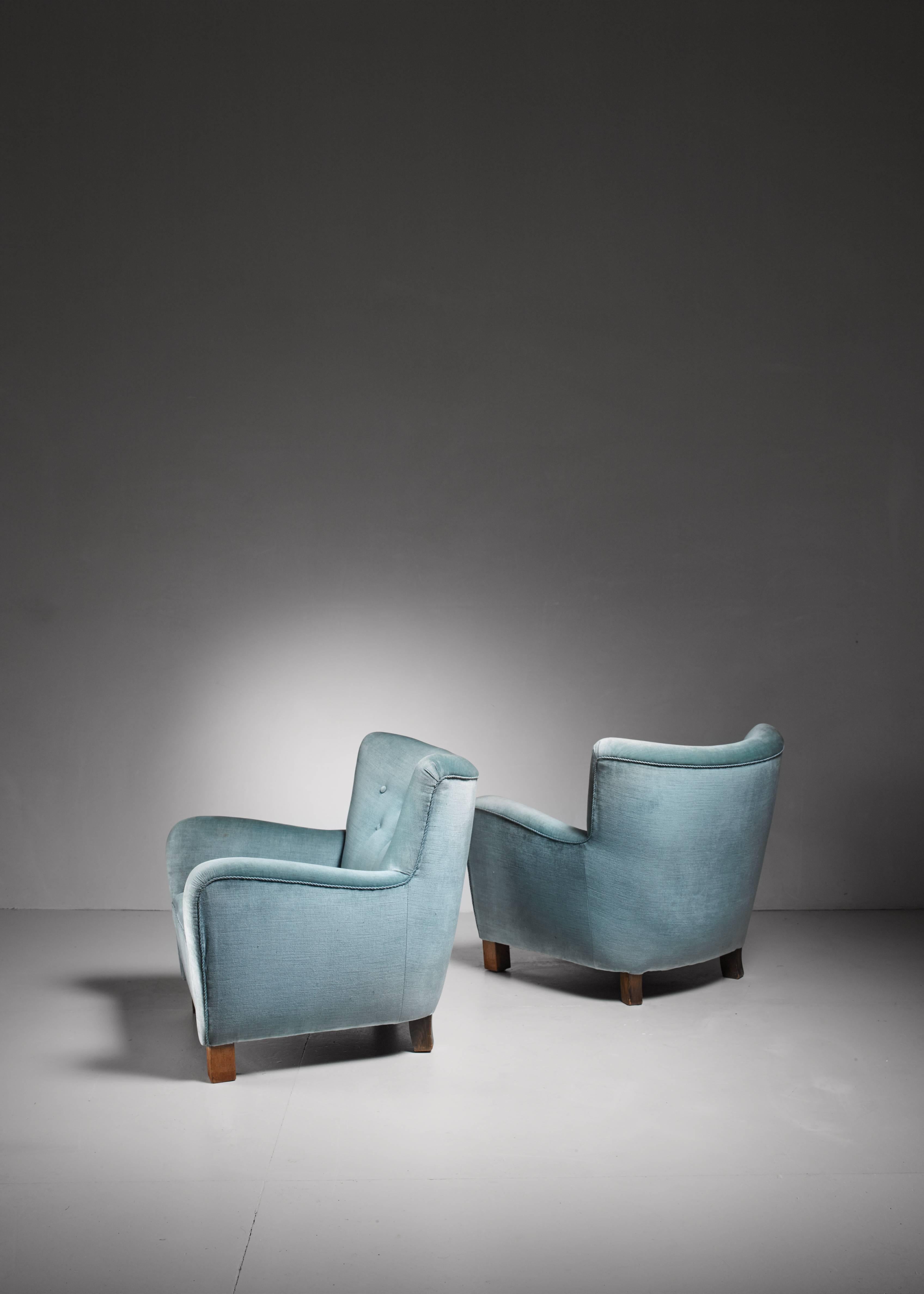 Pair of Fritz Hansen Lounge Chairs, Denmark, 1940s In Good Condition For Sale In Maastricht, NL