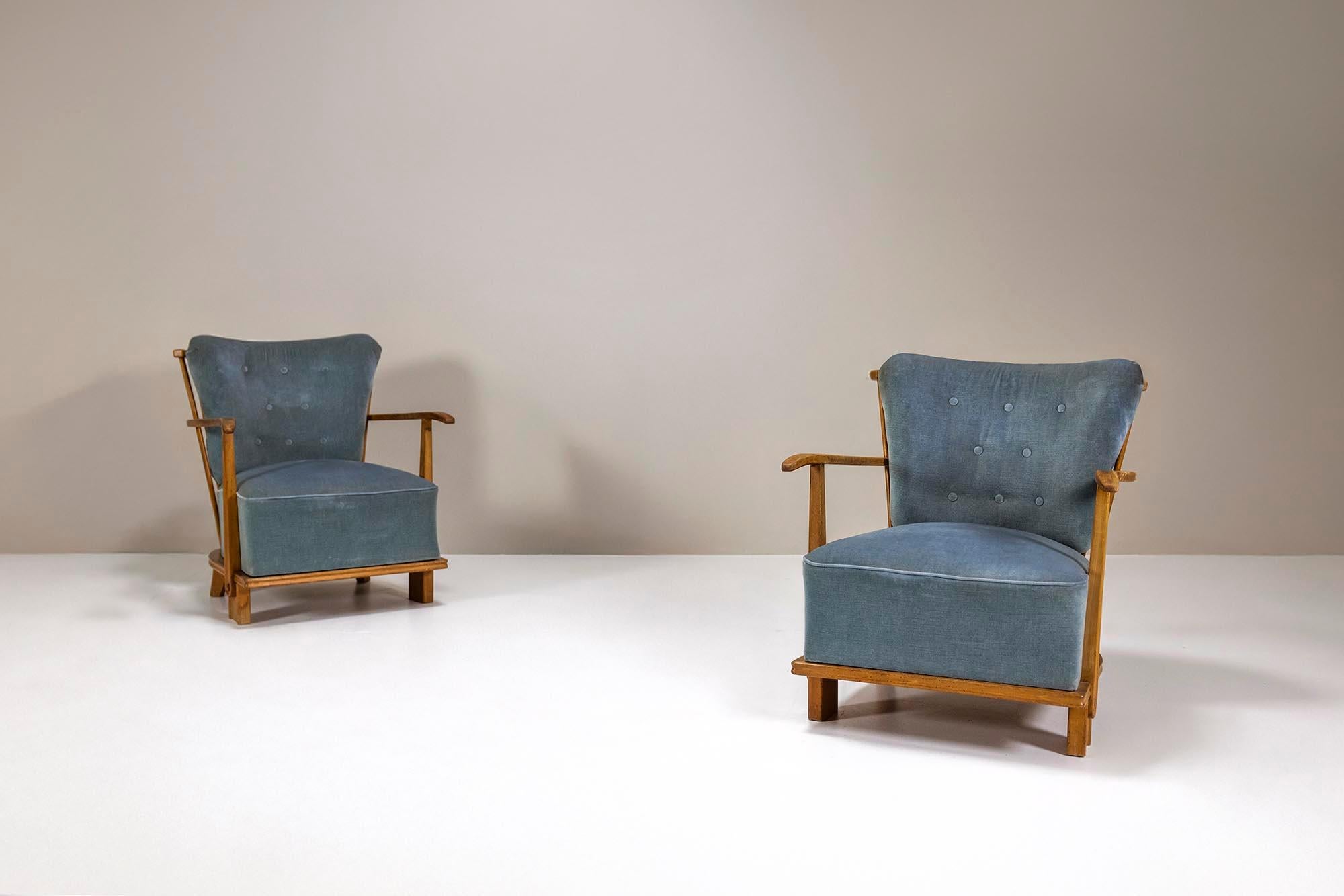 Pair of Fritz Hansen Model 1590 Lounge Chairs, Denmark 1940s For Sale 3