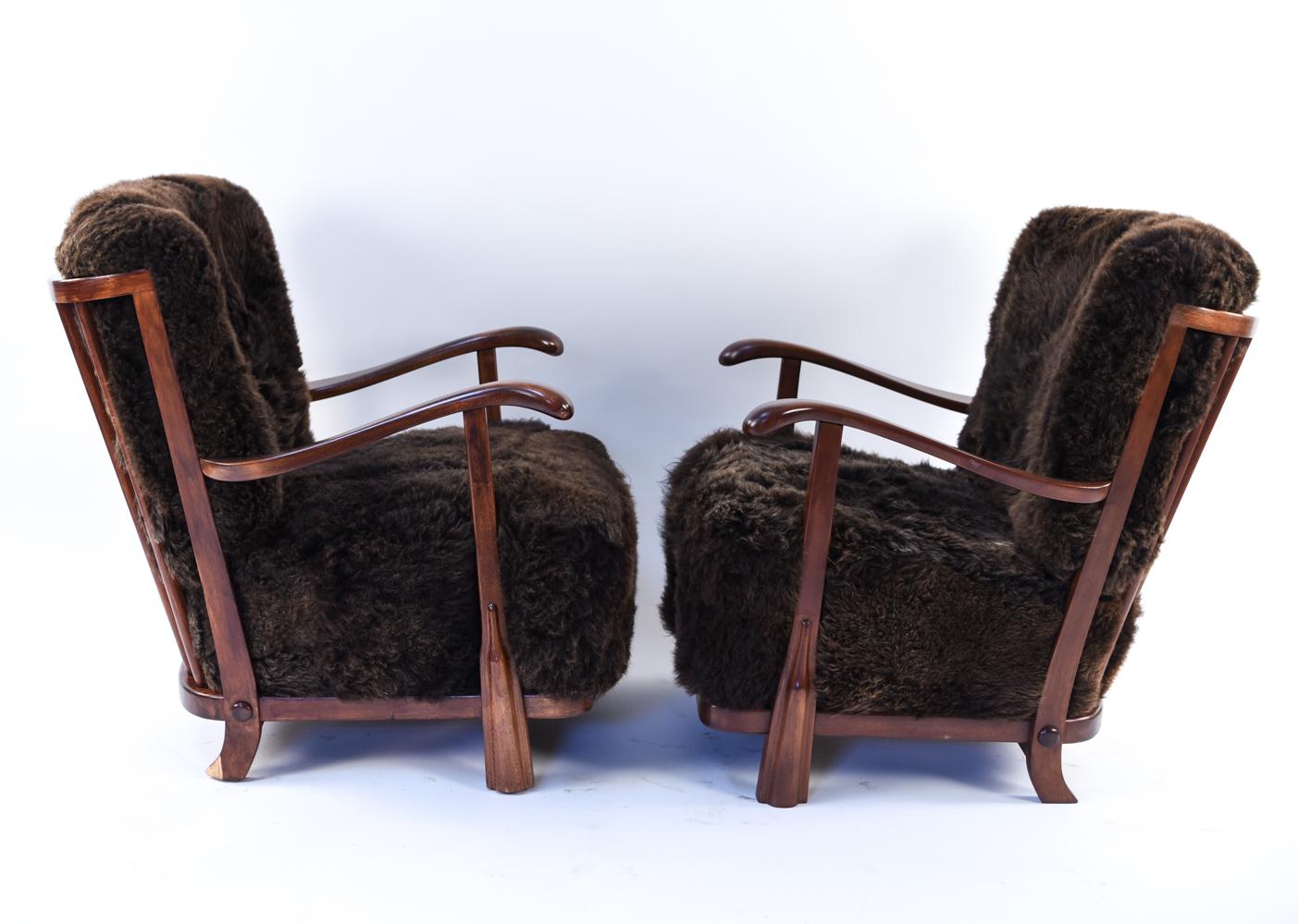 Pair of Fritz Hansen Model 1594 Lounge Chairs in Lamb's Wool 4