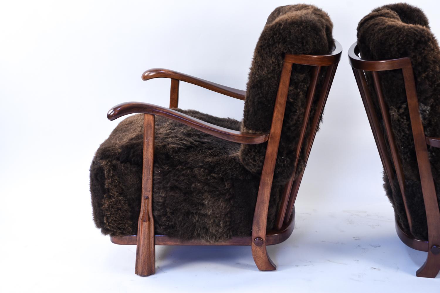 Pair of Fritz Hansen Model 1594 Lounge Chairs in Lamb's Wool 13