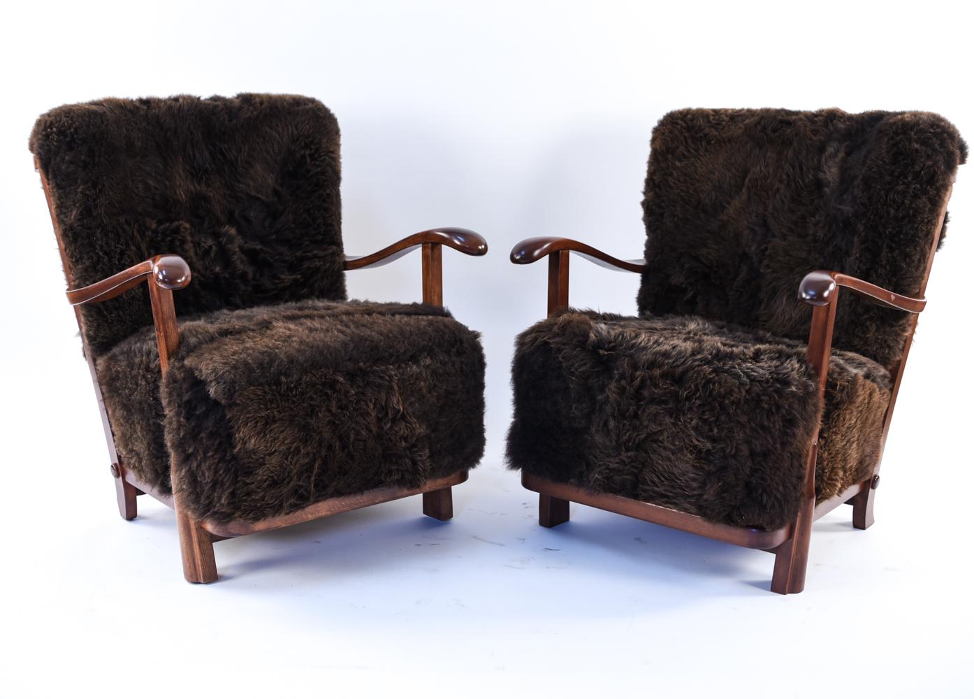 Pair of Fritz Hansen Model 1594 Lounge Chairs in Lamb's Wool 3