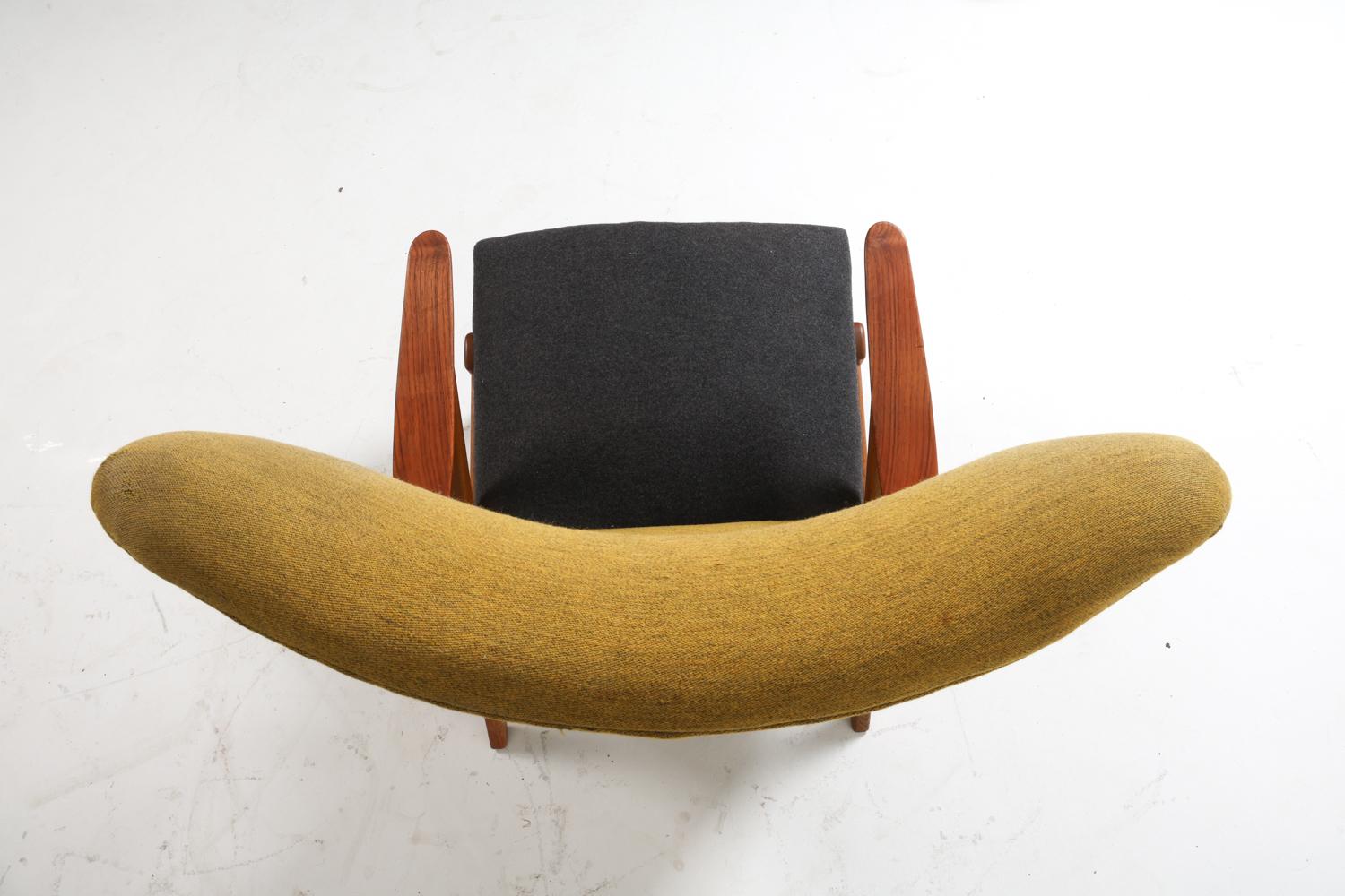 Pair of Fritz Hansen Style Danish Teak Lounge Chairs, Circa 1960s For Sale 7