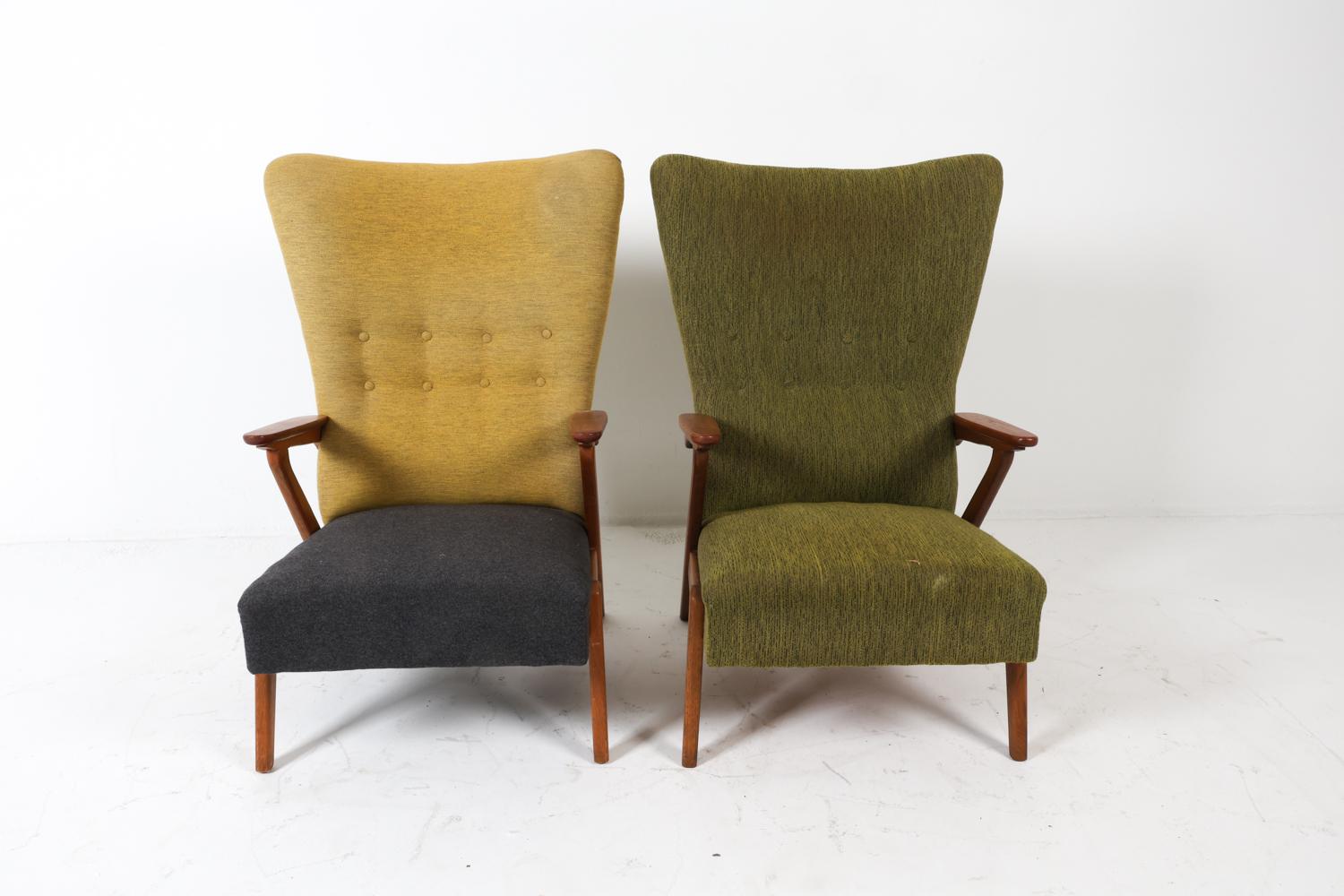 Mid-Century Modern Pair of Fritz Hansen Style Danish Teak Lounge Chairs, Circa 1960s For Sale