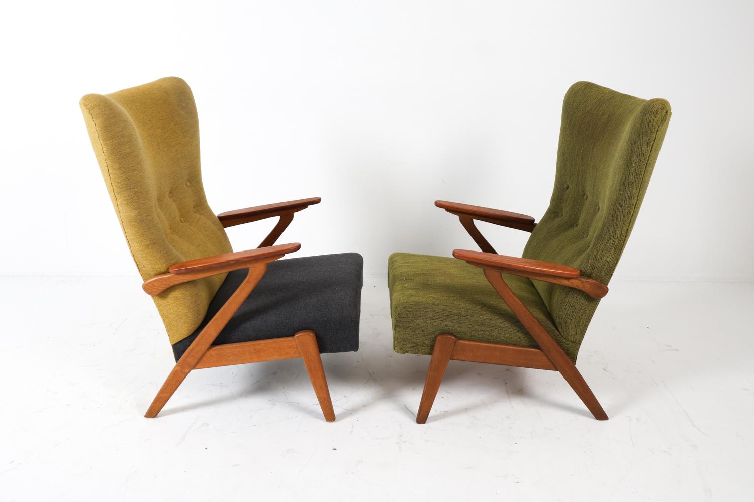 Pair of Fritz Hansen Style Danish Teak Lounge Chairs, Circa 1960s In Good Condition For Sale In Norwalk, CT