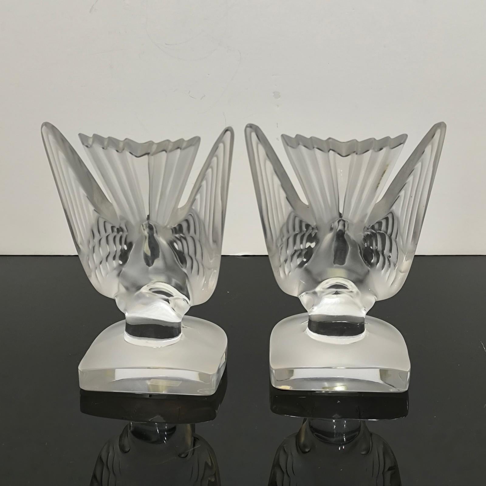 Pareja de Esculturas de Vidrio Esmerilado Pisapapeles 'Hirondelle' de Lalique en venta 4