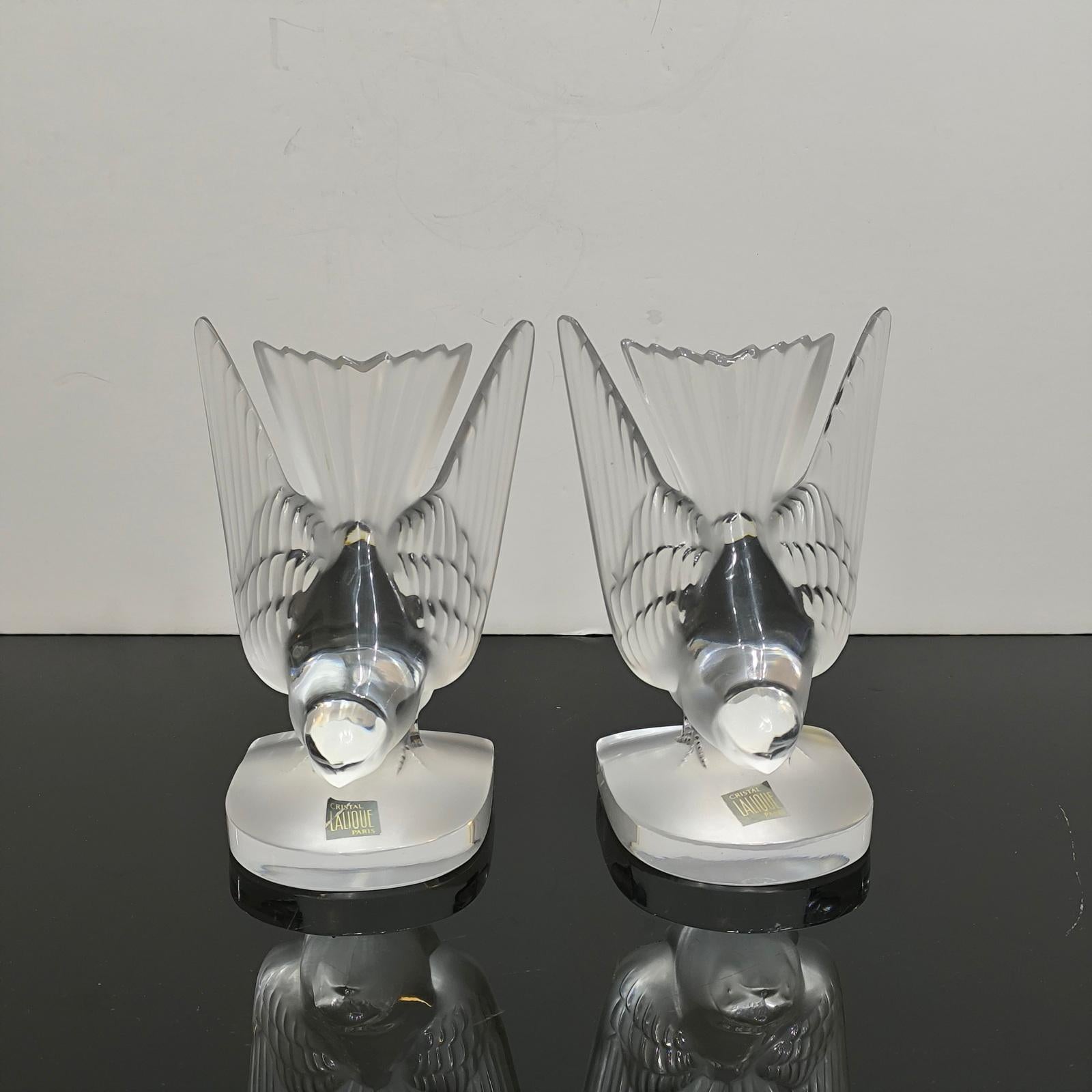 Pareja de Esculturas de Vidrio Esmerilado Pisapapeles 'Hirondelle' de Lalique en venta 1