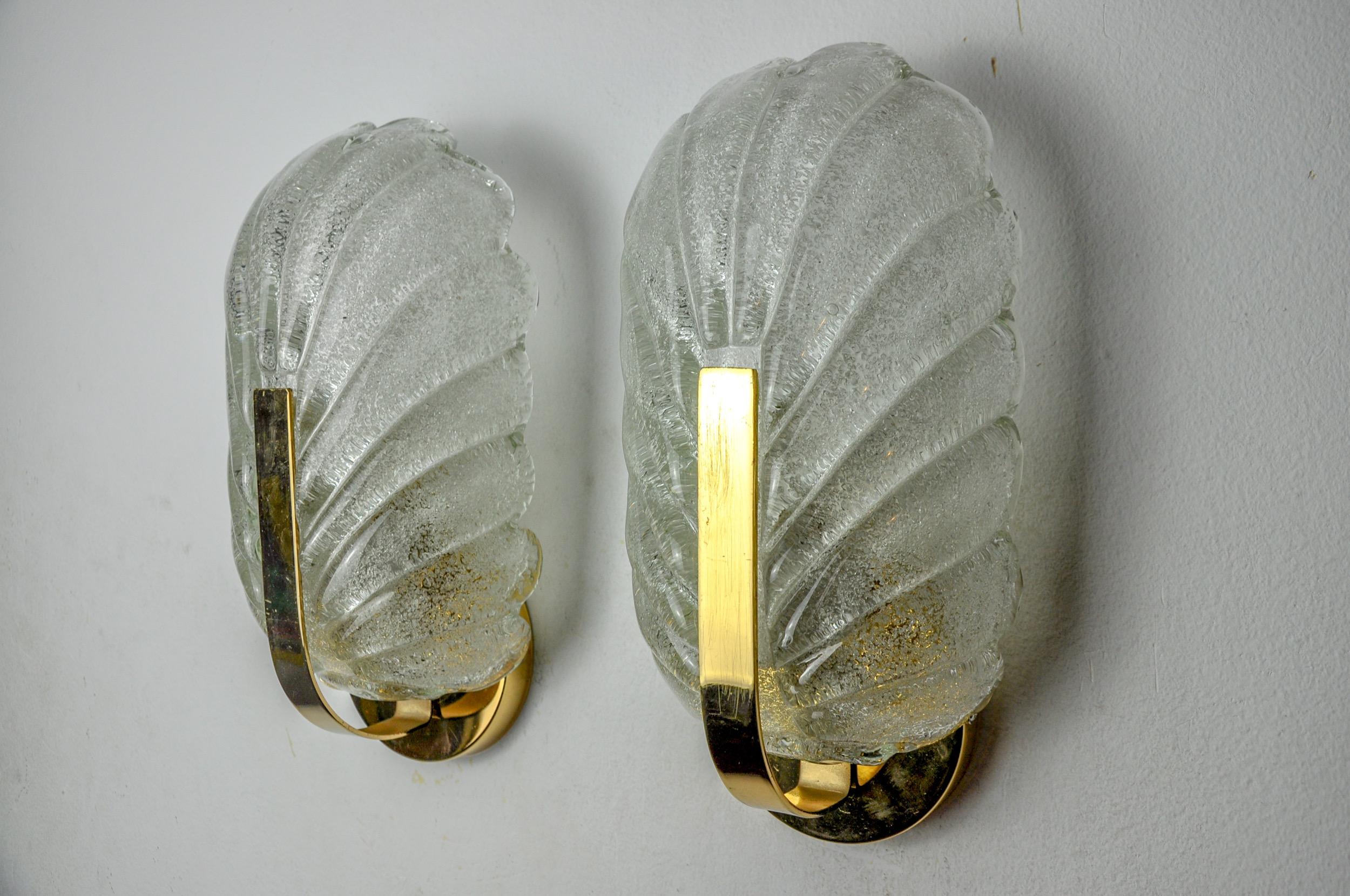 Hollywood Regency Pair of frosted leaf sconces, murano glass, italy, 1970 For Sale