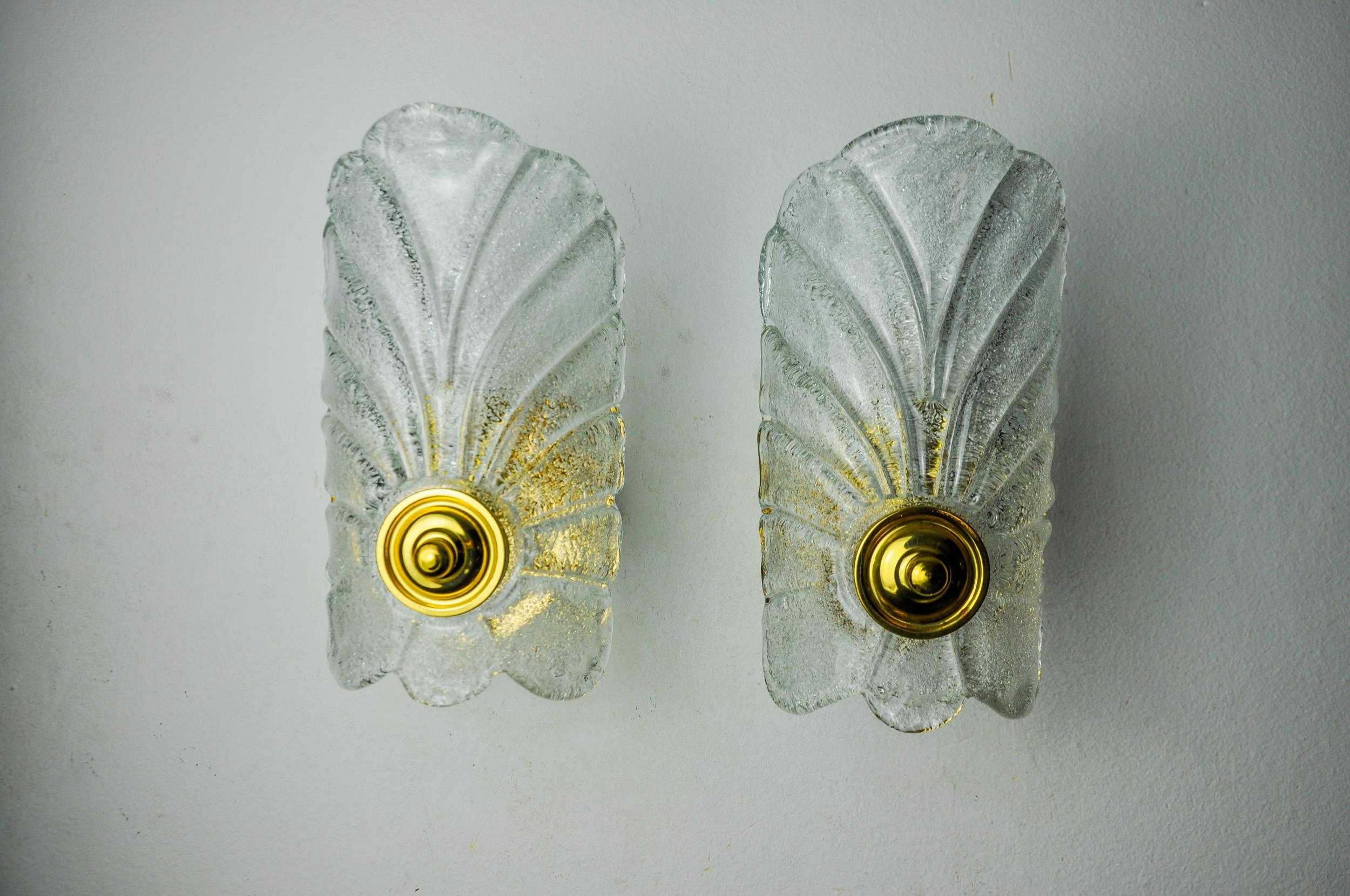 Hollywood Regency Pair of frosted leaf sconces, murano glass, italy, 1970 For Sale