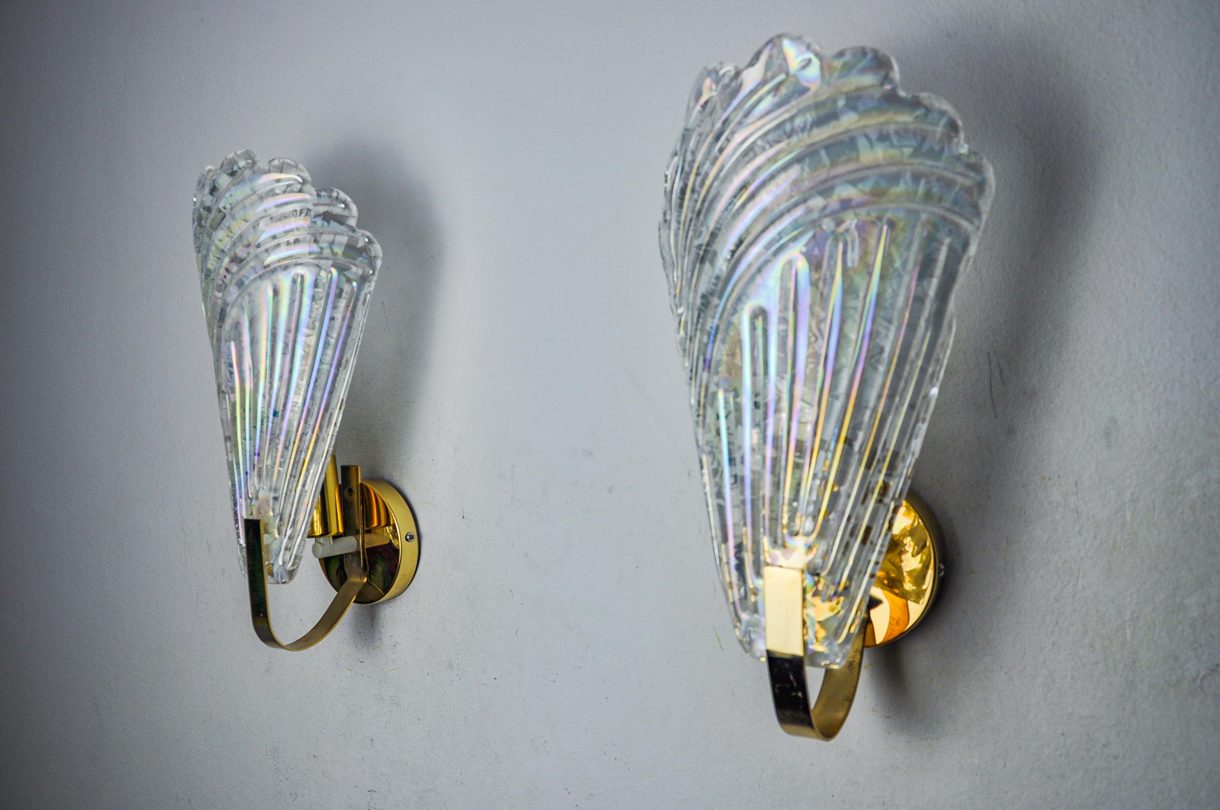 Hollywood Regency Pair of frosted leaf sconces, Murano glass, Italy, 1970 For Sale