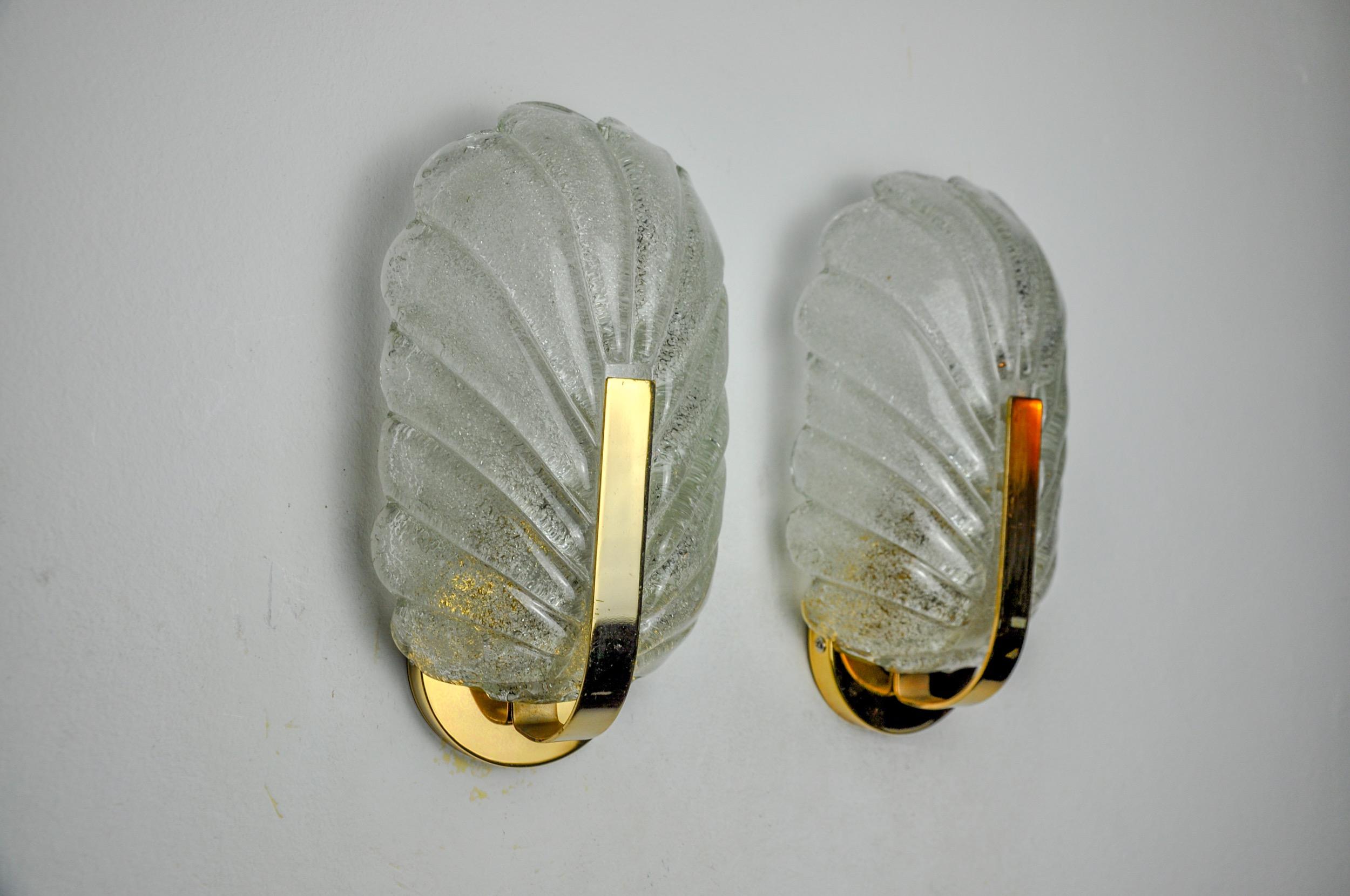 Italian Pair of frosted leaf sconces, murano glass, italy, 1970 For Sale