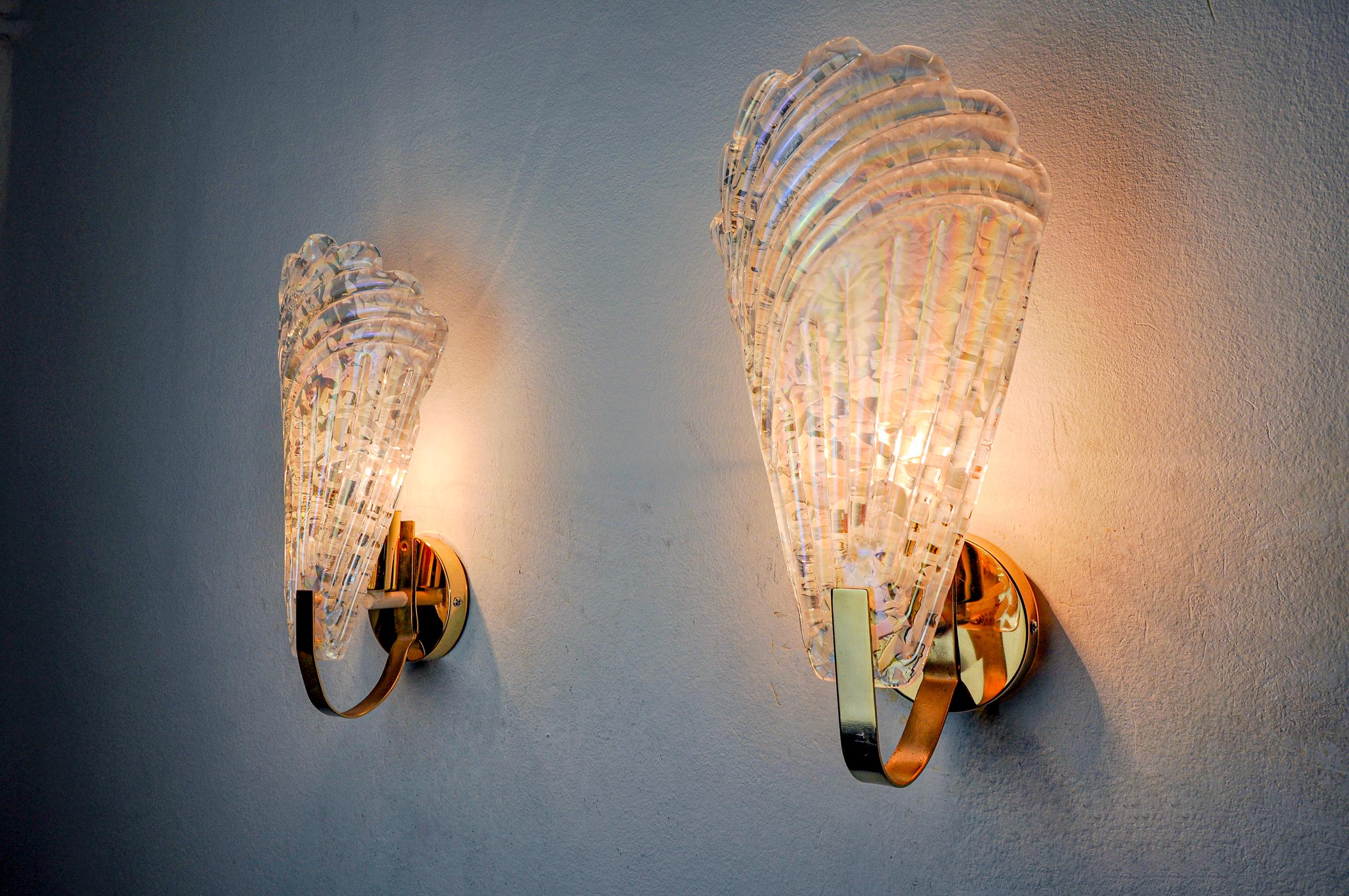 Pair of frosted leaf sconces, Murano glass, Italy, 1970 In Good Condition For Sale In BARCELONA, ES