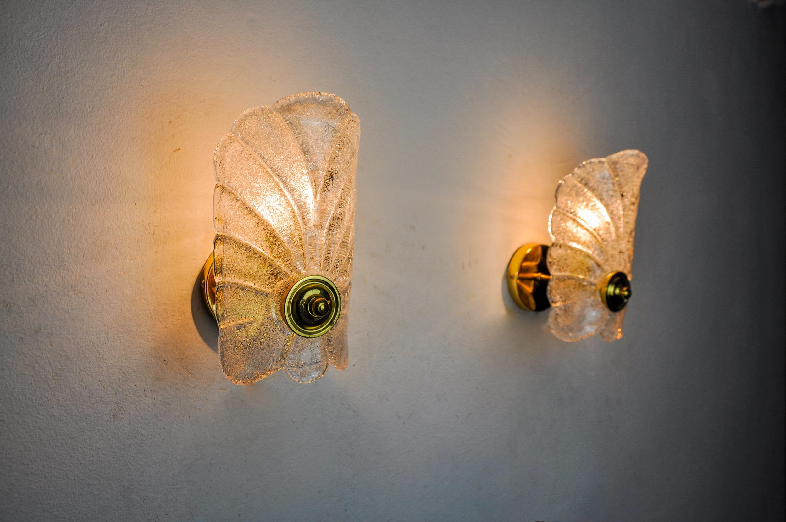 Mid-20th Century Pair of frosted leaf sconces, murano glass, italy, 1970 For Sale