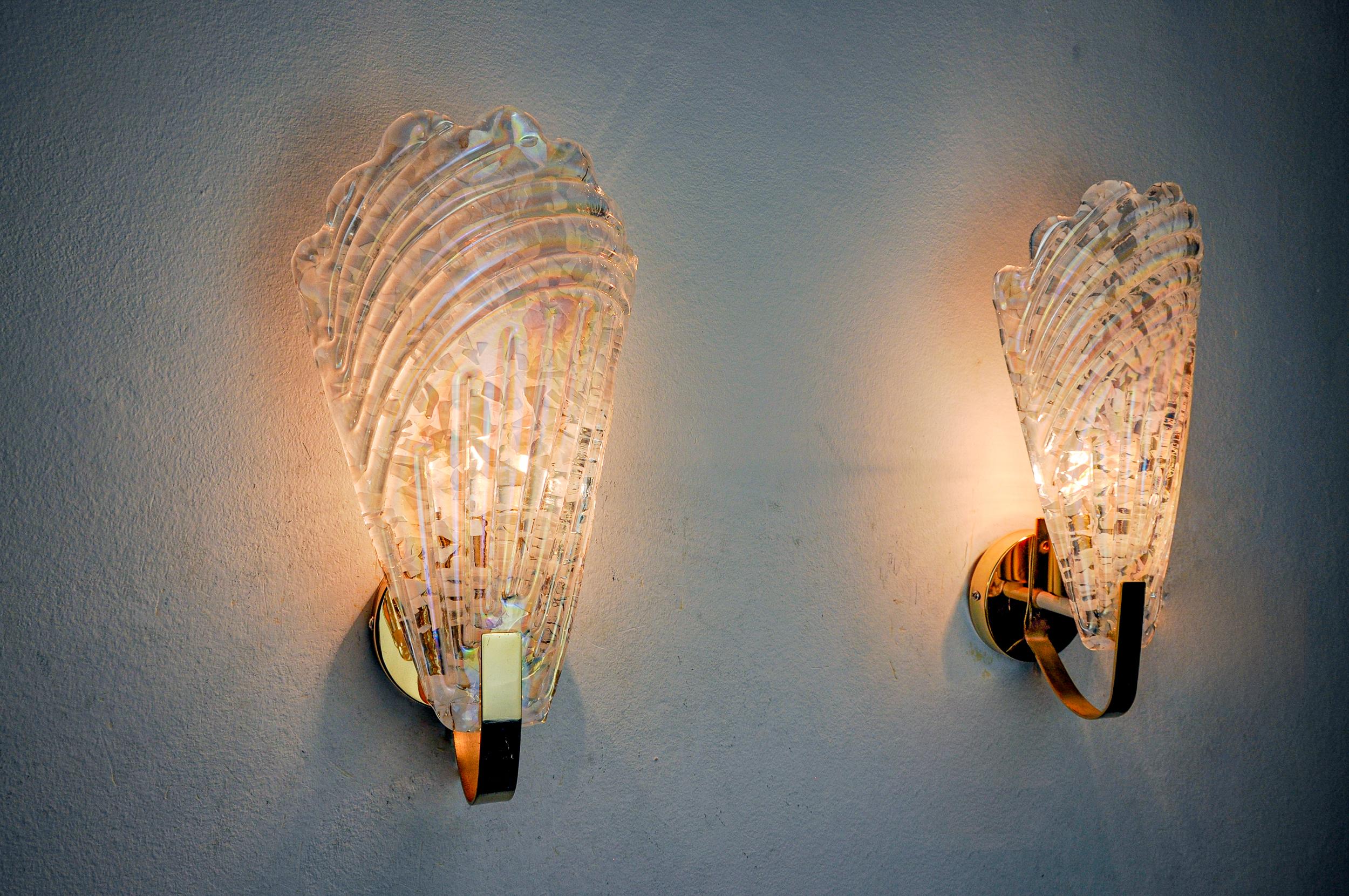 Late 20th Century Pair of frosted leaf sconces, Murano glass, Italy, 1970 For Sale