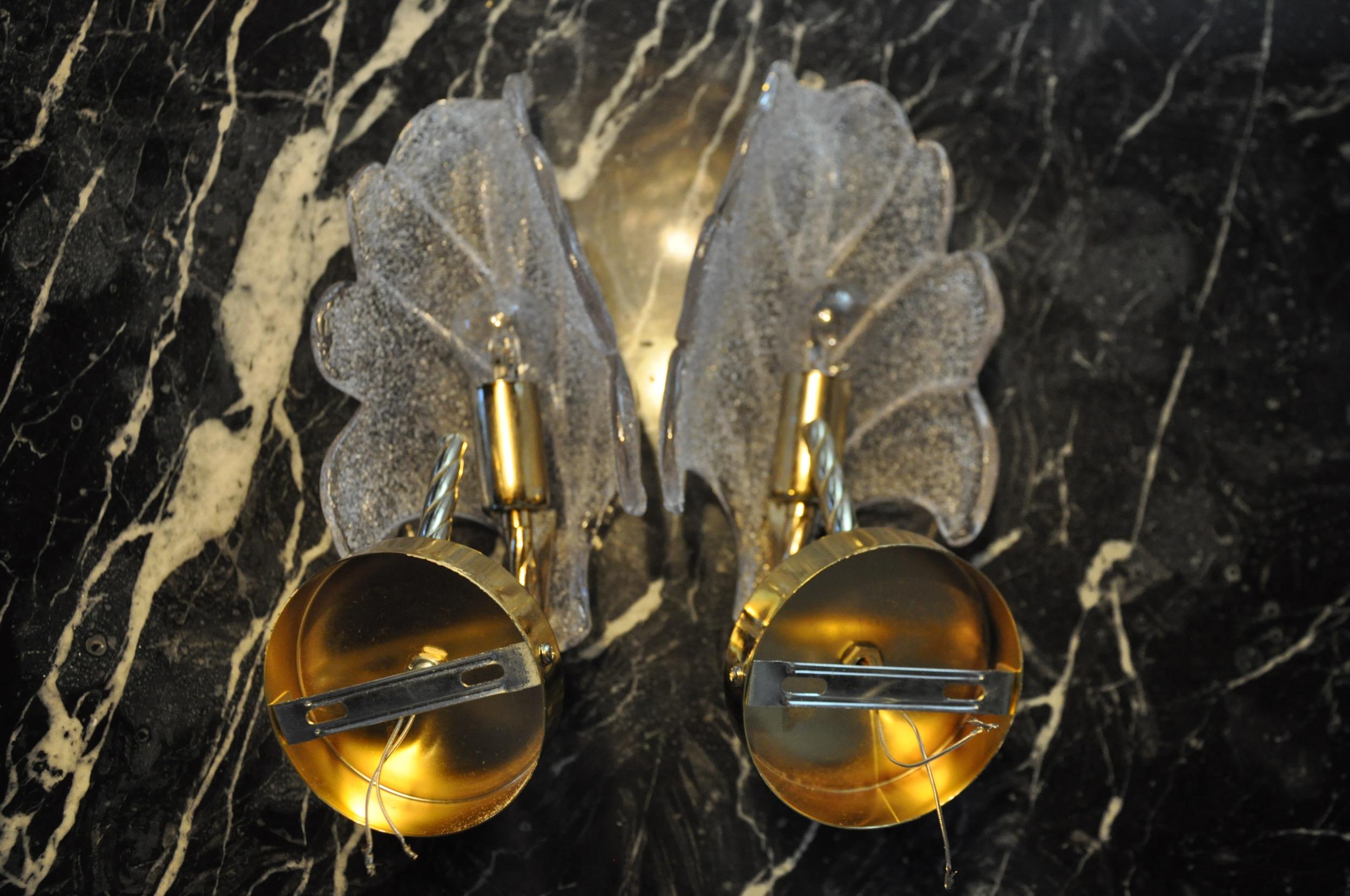 Crystal Pair of frosted leaf wall lights, Murano glass, Italy, 1970 For Sale