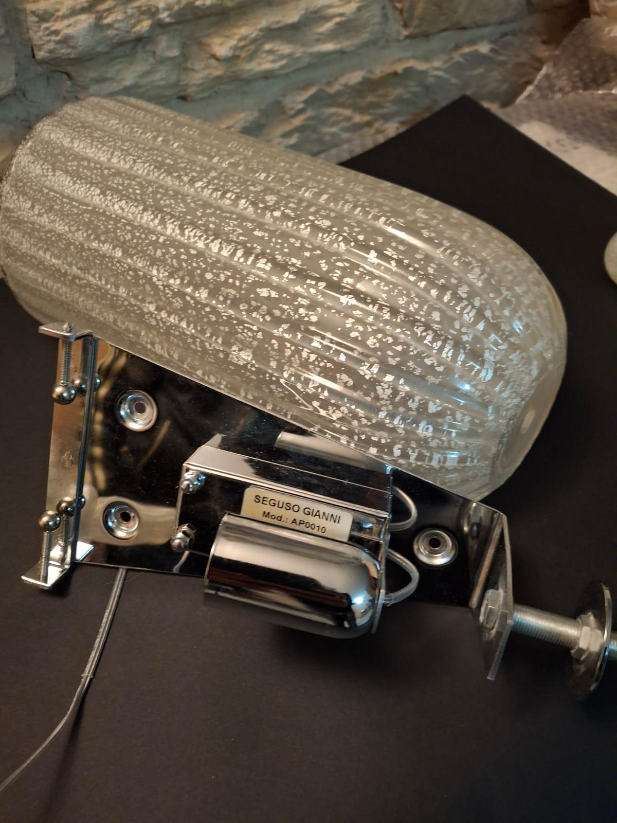 Coppia di lampade di Murano in argento smerigliato di Seguso in vendita 3