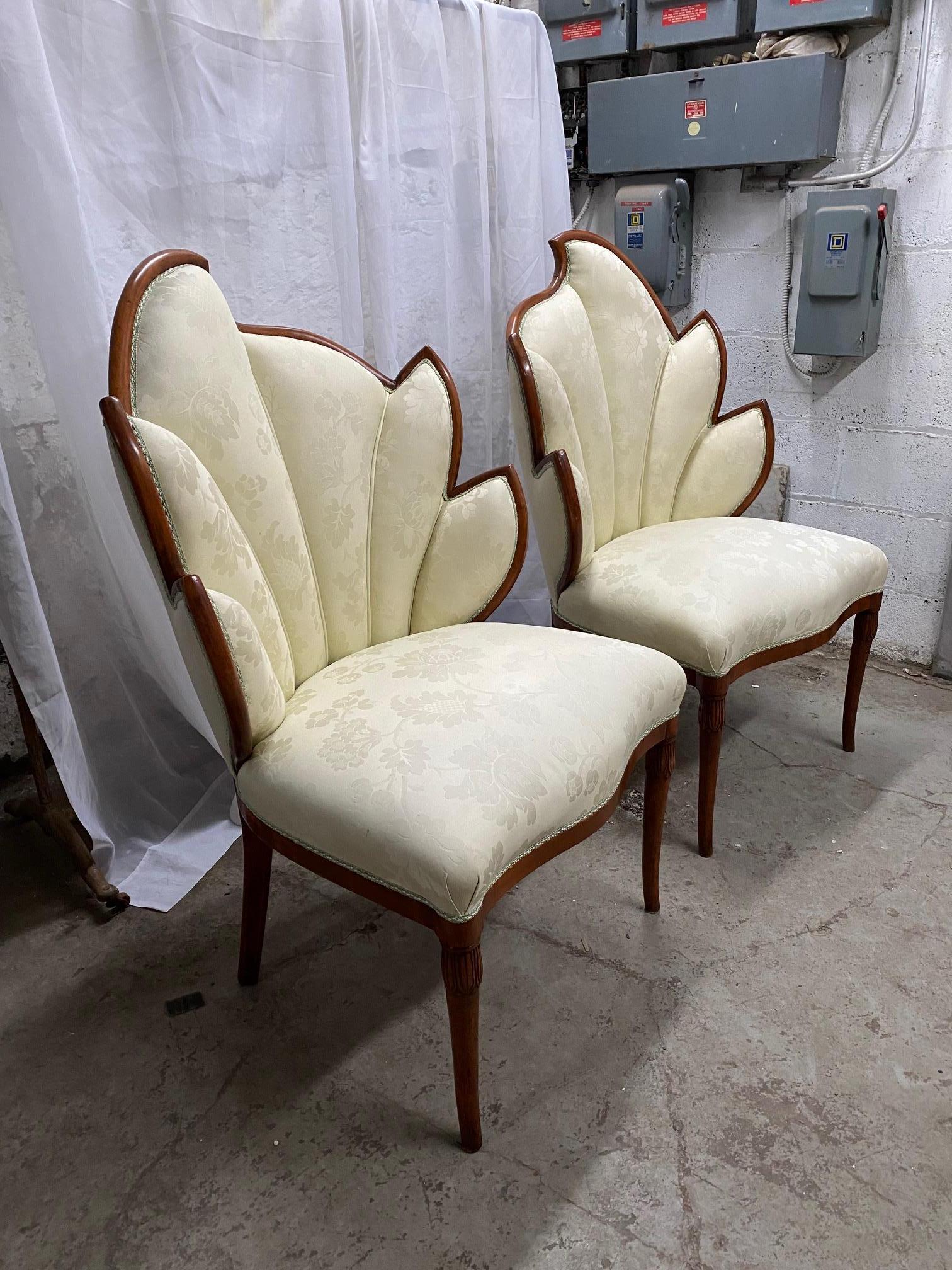 Pair of  Fruitwood Sculptural Hollywood Regency Leaf Shape Side Chairs In Good Condition For Sale In Montreal, QC