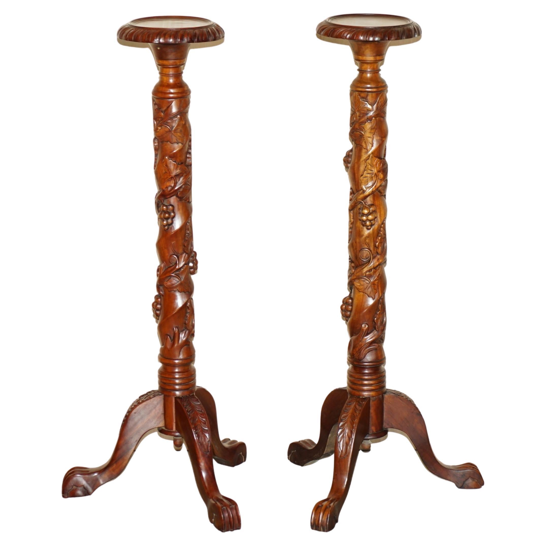 Pareja de Jardineras de Madera de Frutal Talladas a Mano Patas de Garra y Bola