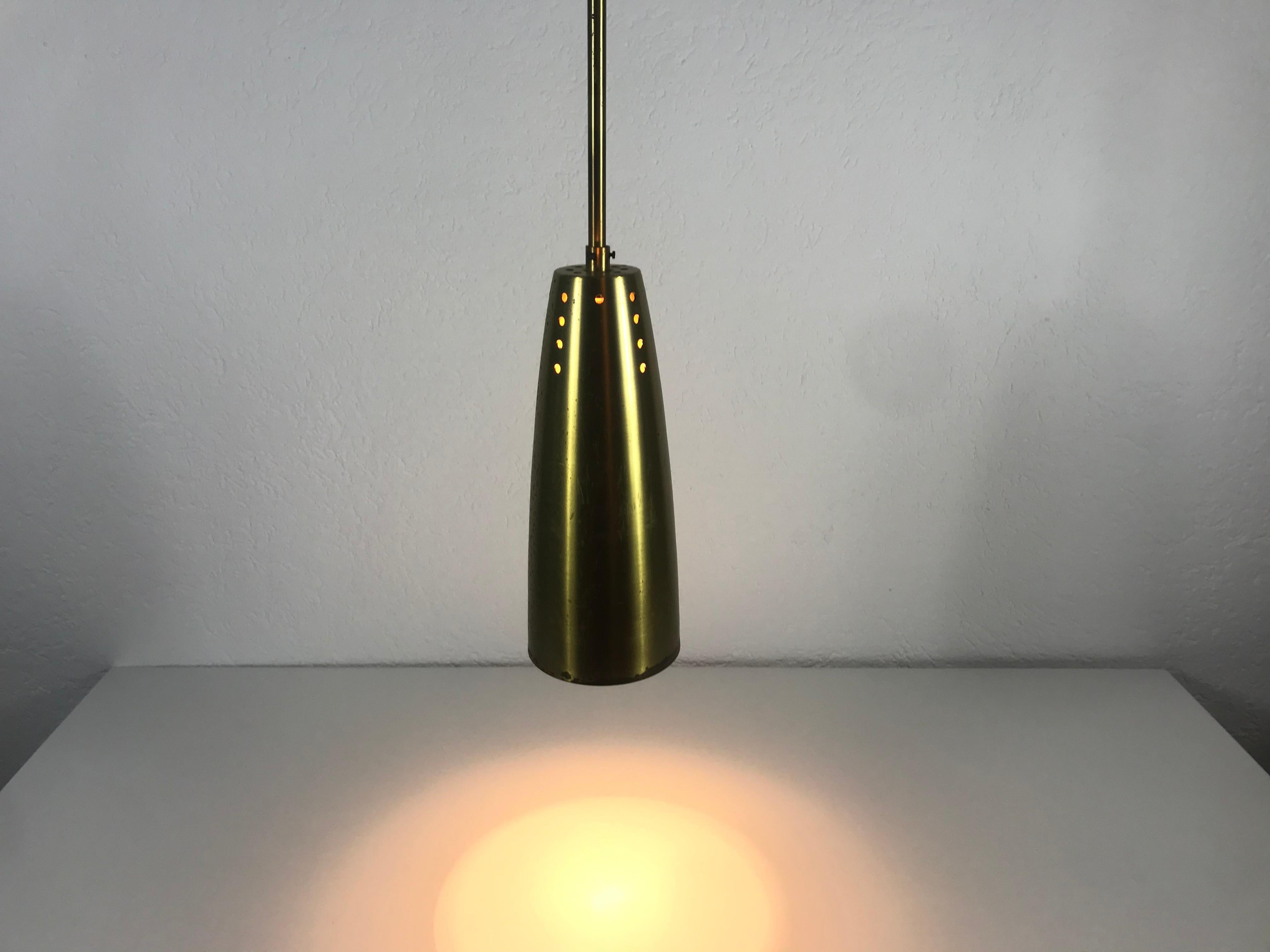 Pair of Full Brass Mid-Century Modern Pendant Lamps, 1950s, Germany In Good Condition For Sale In Hagenbach, DE