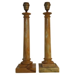 Pareja de columnas de luz de sobremesa de mármol,  Años 70 Italia