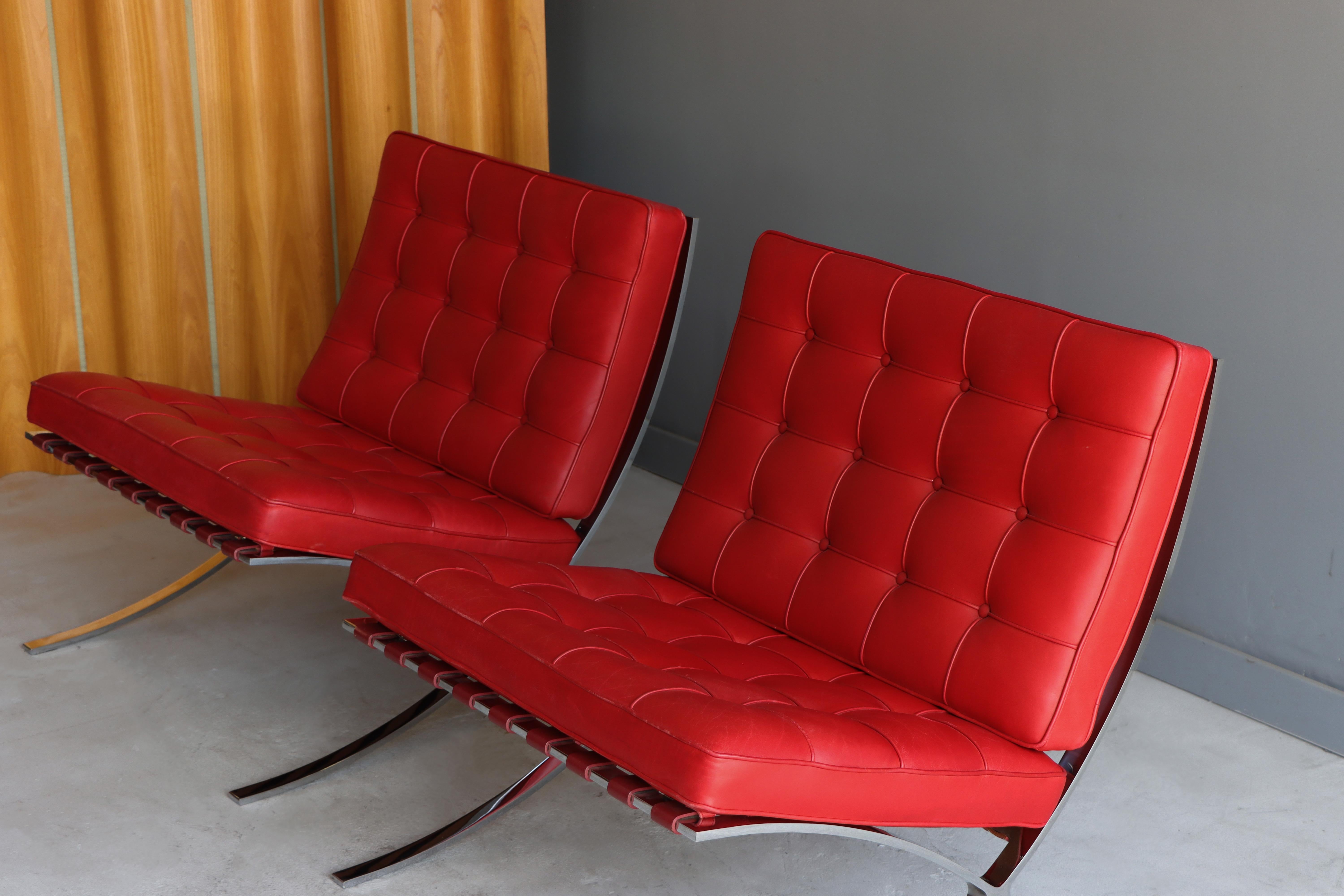 Pair of Fully labeled Barcelona Chairs by L. Mies Van Der Rohe for Knoll In Good Condition In Round Rock, TX