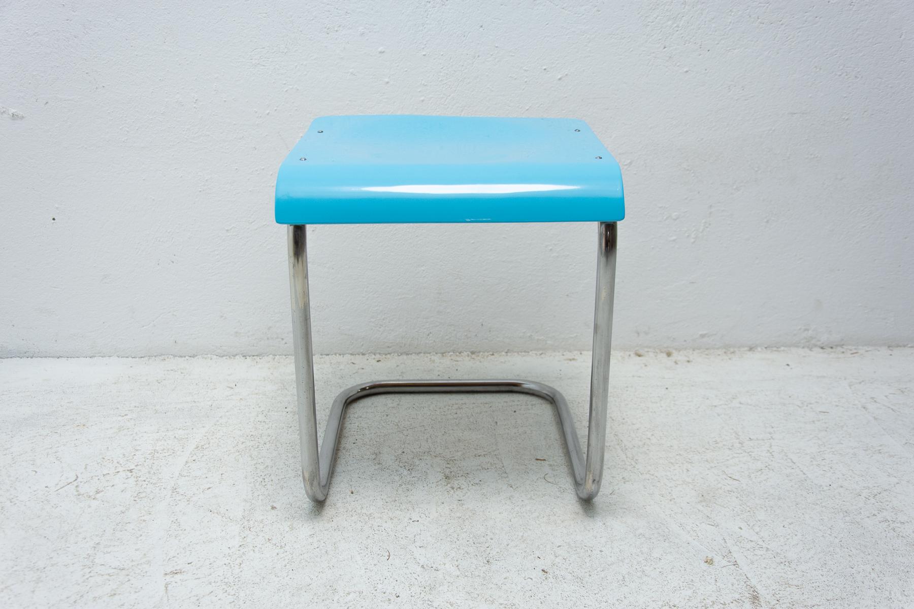 Pair of Fully Restored Cantilever Stools H-22 by Mart Stam for Slezák, 1930s 1