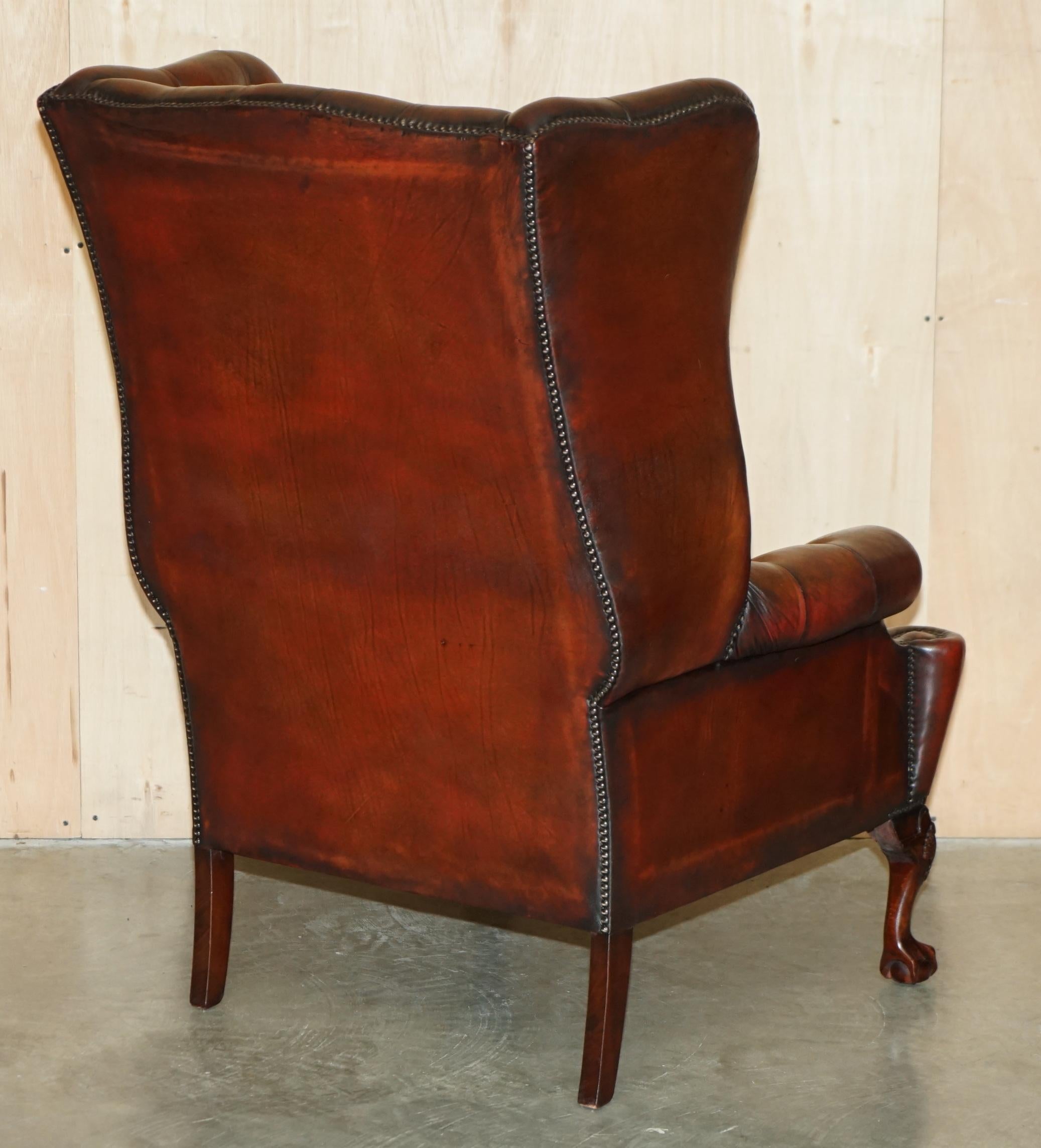 PAIR OF FULLY RESTORED CHESTERFIELD CLAW & BALL FEET WINGBACK ARMCHAIRS & STOOLs For Sale 4