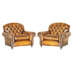 PAIR OF FULLY RESTORED GEORGE SMiTH BULGARU BROWN LEATHER CHESTERFIELD ARMCHAIRS