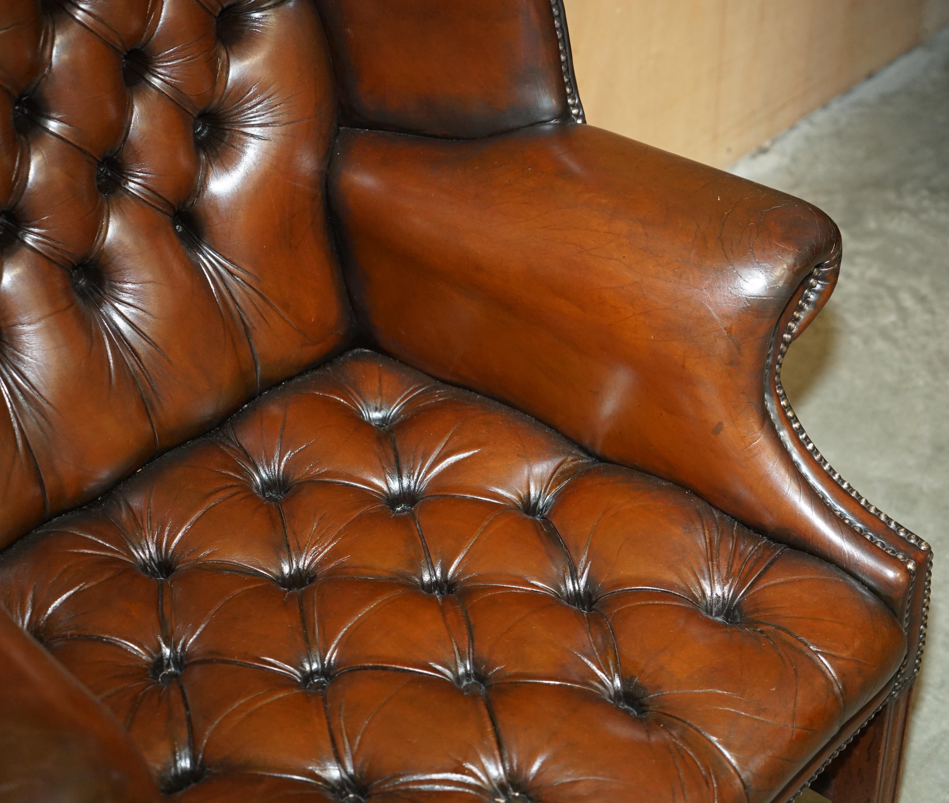 PAIR OF FULLY RESTORED GEORGIAN H FRAMED CHESTERFIELD TUFTED WINGBACK ARMCHAIRs For Sale 2