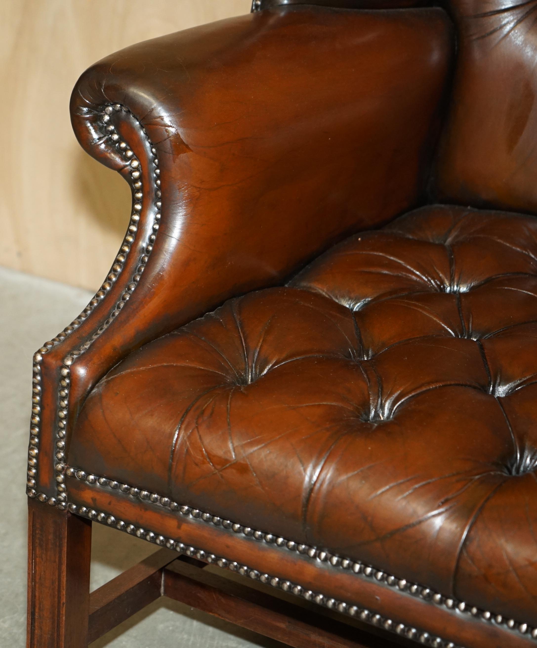 PAIR OF FULLY RESTORED GEORGIAN H FRAMED CHESTERFIELD TUFTED WINGBACK ARMCHAIRs For Sale 4