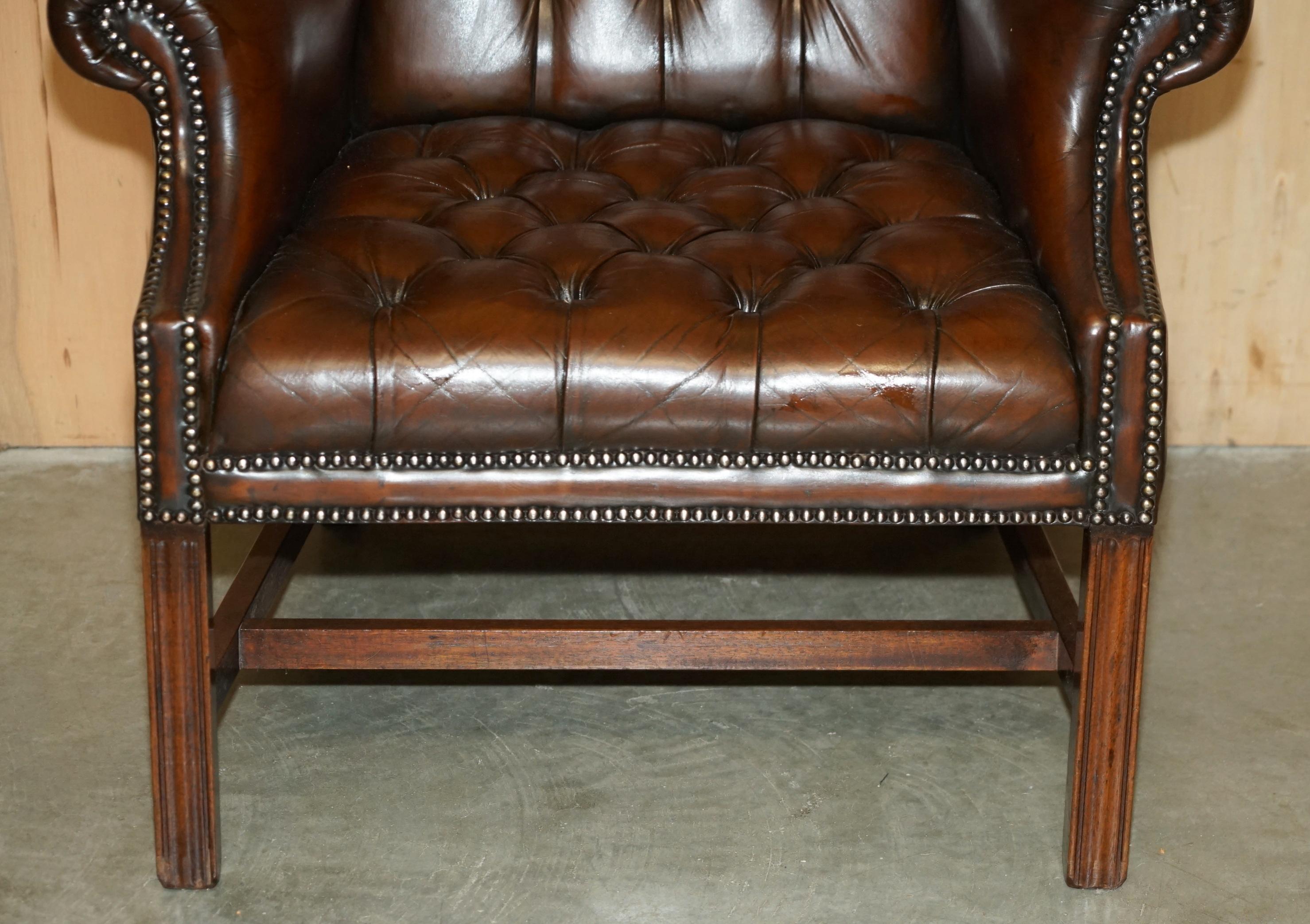 PAIR OF FULLY RESTORED GEORGIAN H FRAMED CHESTERFIELD TUFTED WINGBACK ARMCHAIRs For Sale 5