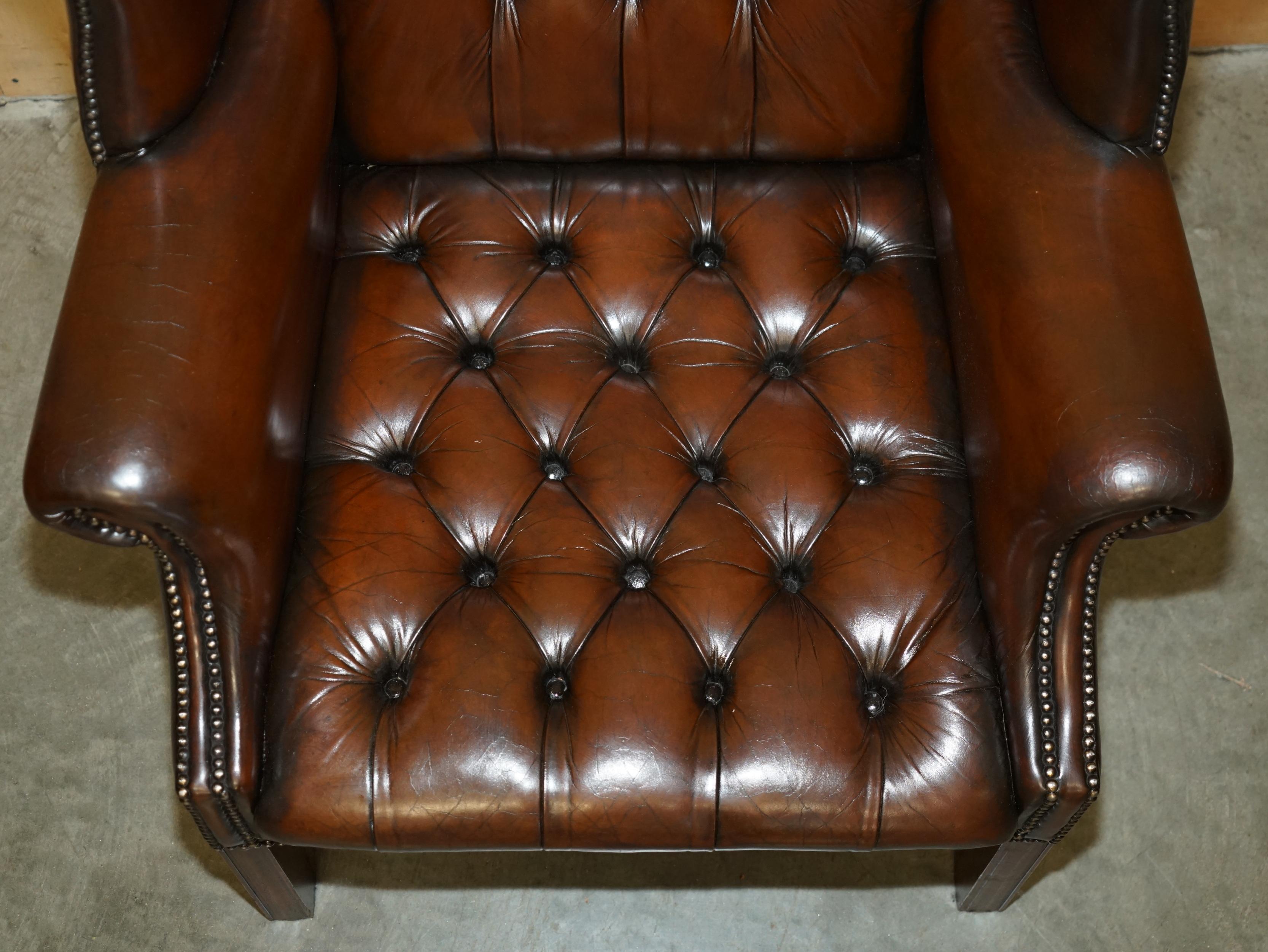PAIR OF FULLY RESTORED GEORGIAN H FRAMED CHESTERFIELD TUFTED WINGBACK ARMCHAIRs For Sale 12