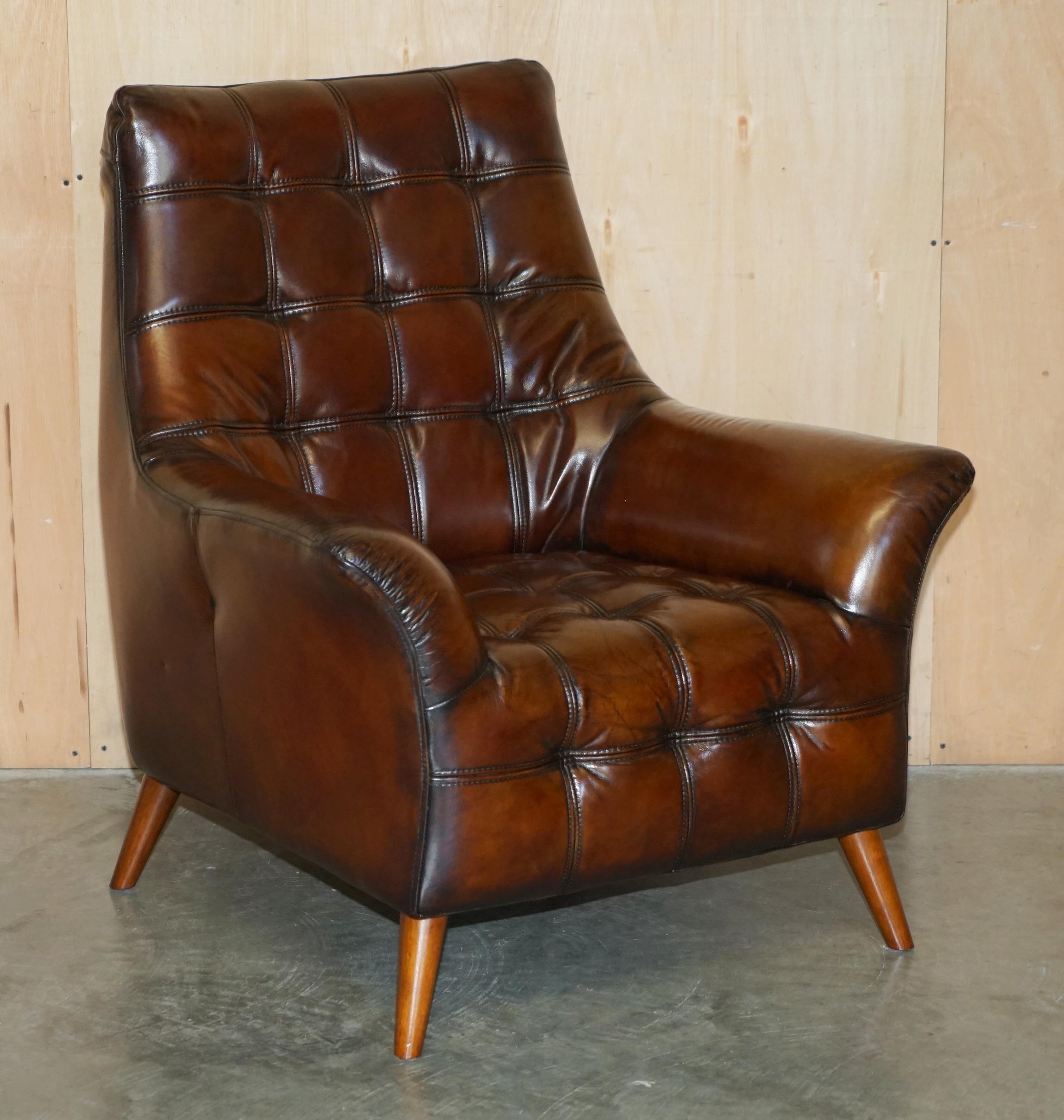 PAIR OF FULLY RESTORED HAND DYED CHESTERFiELD WHISKY BROWN LEATHER ARMCHAIRS For Sale 7