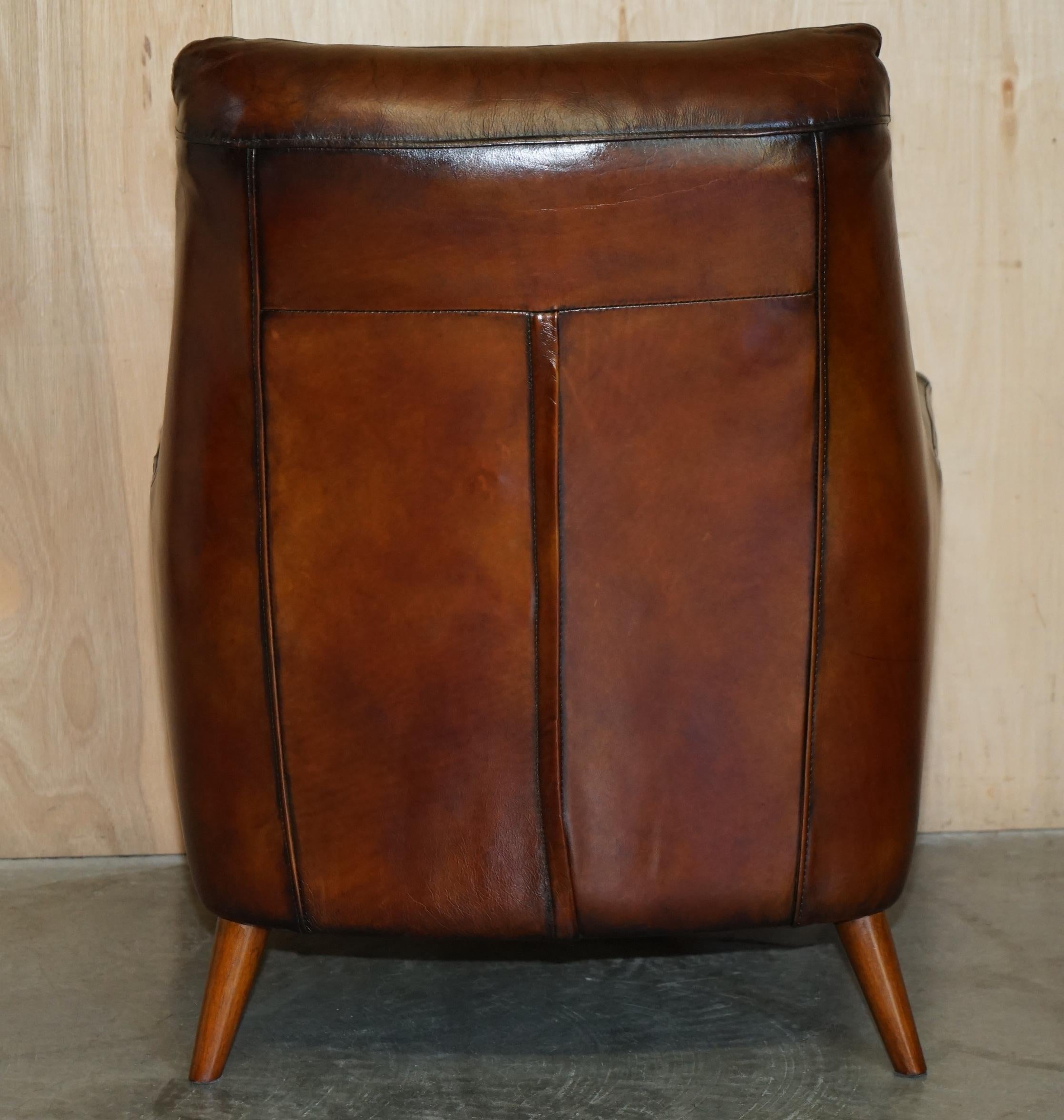 Paire de fauteuils en cuir Chesterfield WHISKY BROWN entièrement restaurés et teints à la main en vente 14