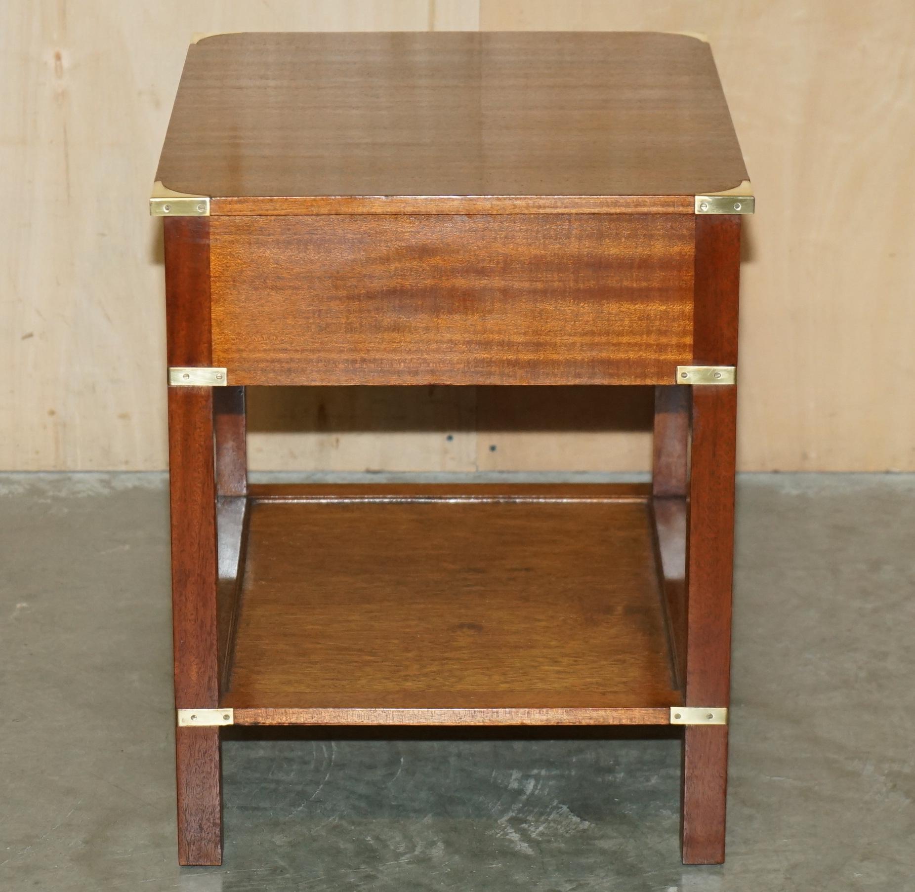 PAIR OF FULLY RESTORED HARRODS LONDON MiLITARY CAMPAIGN SINGLE DRAWER SIDE TABLE For Sale 5