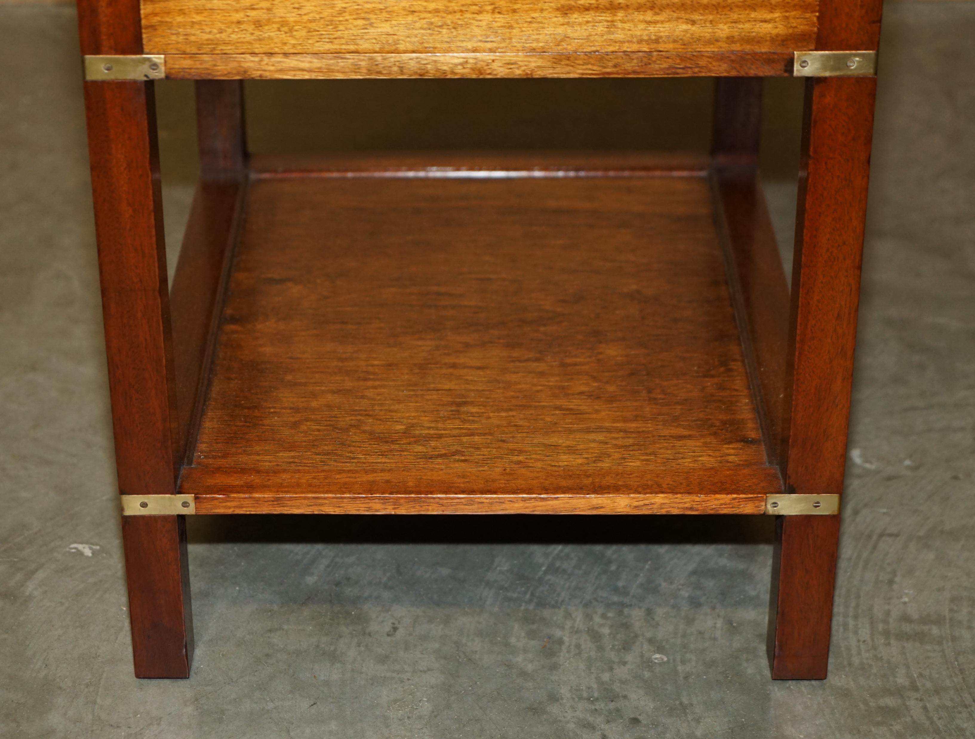 PAIR OF FULLY RESTORED HARRODS LONDON MiLITARY CAMPAIGN SINGLE DRAWER SIDE TABLE For Sale 11