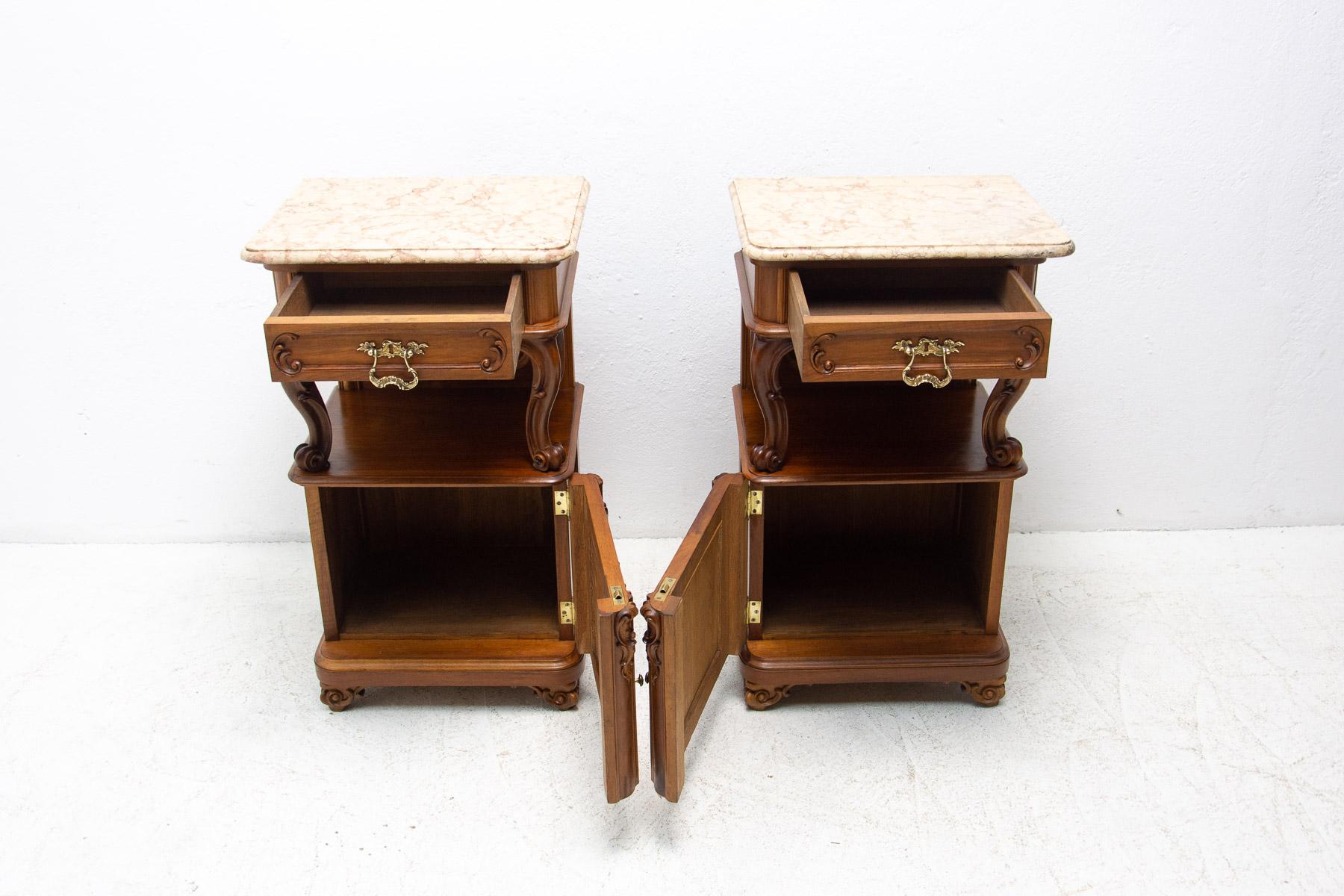 Pair of Fully Restored Historicist Bedside Tables, 1910, Austria For Sale 2