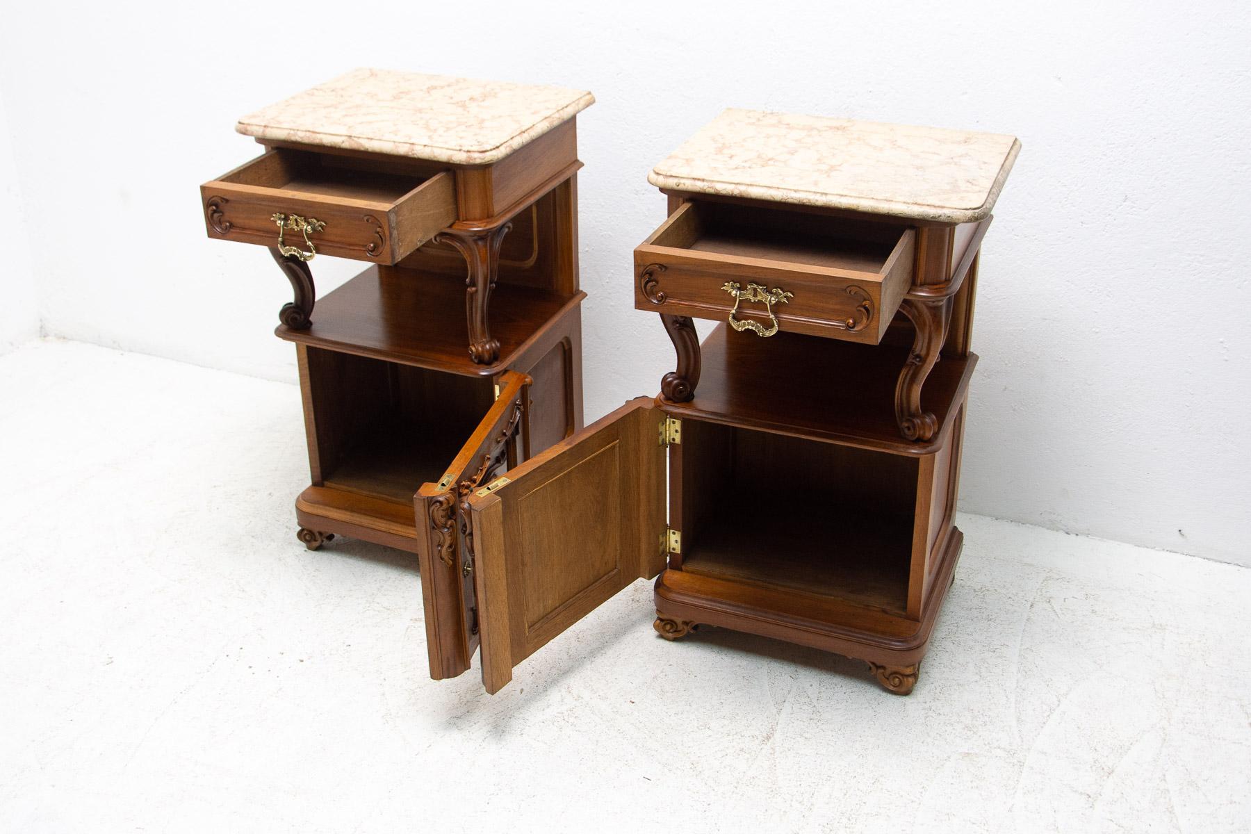 Pair of Fully Restored Historicist Bedside Tables, 1910, Austria For Sale 3