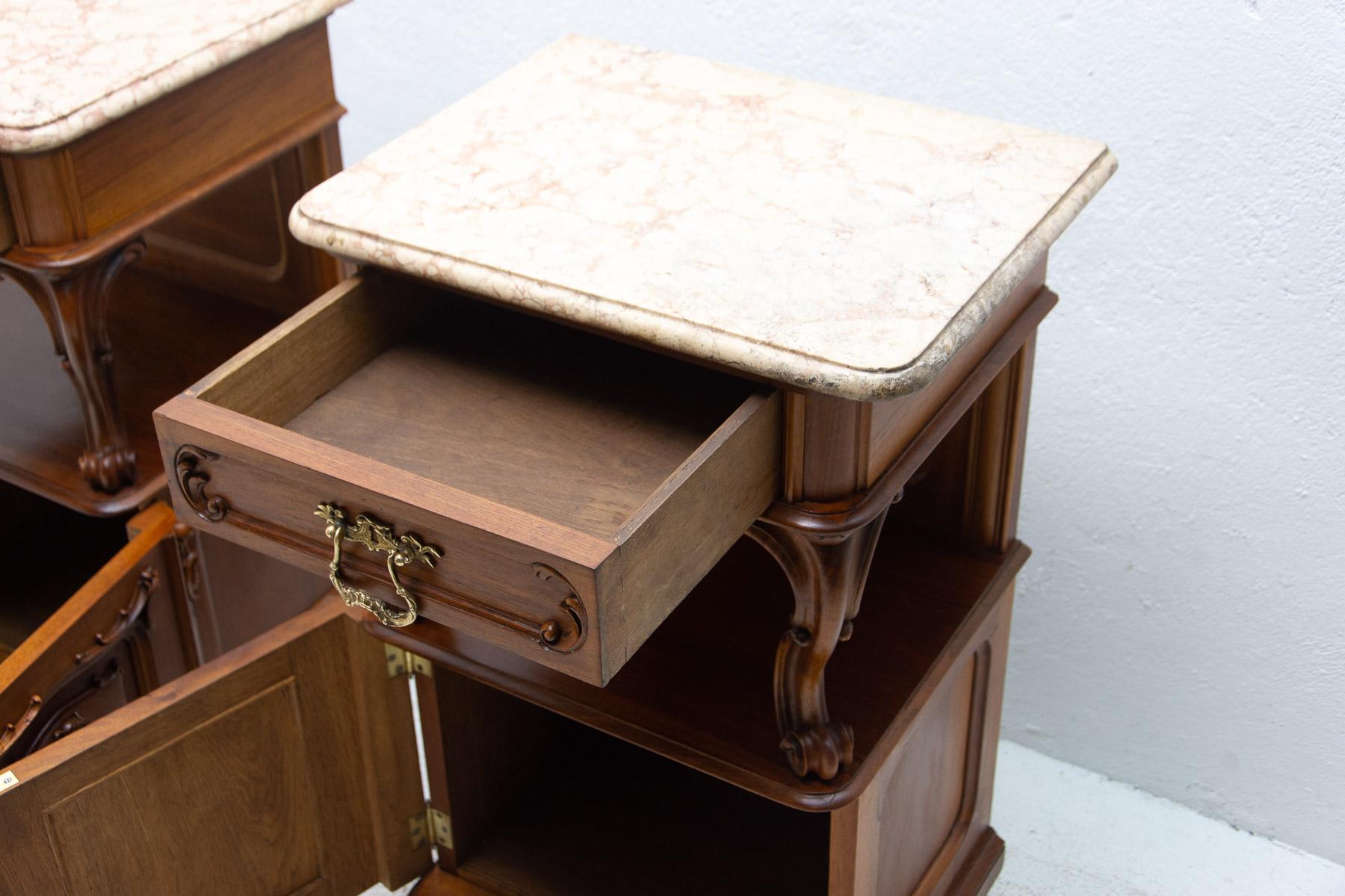 Pair of Fully Restored Historicist Bedside Tables, 1910, Austria For Sale 4