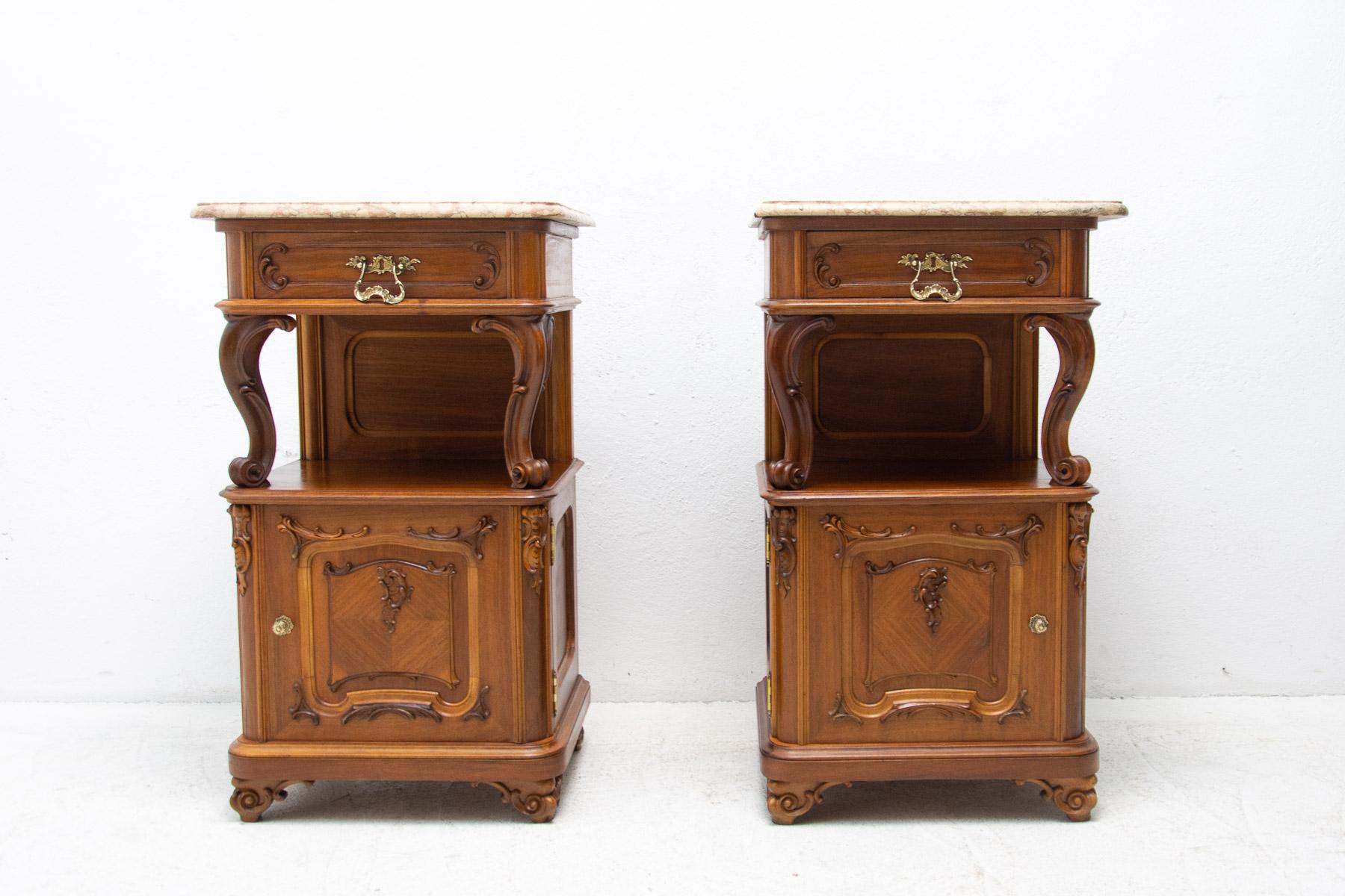 A pair of the bedside tables in the historicist style, made in the Austria-Hungary empire around 1910.
It´s made of beech wood.
Marble panel on the top. The stands are in excellent condition, completely renovated.

Price is for the